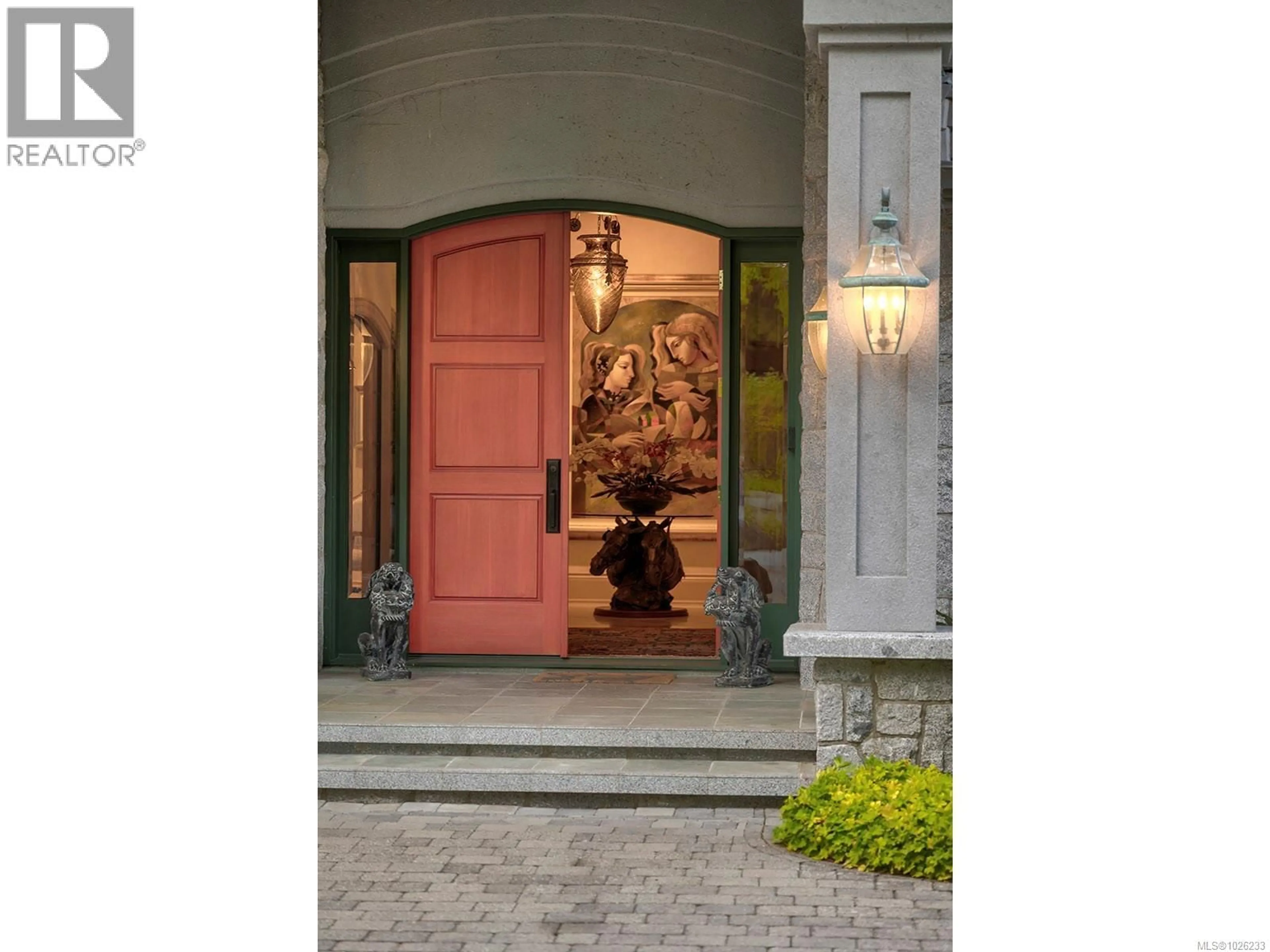 Indoor entryway for 3445 BEACH DRIVE, Oak Bay British Columbia V8R6M6