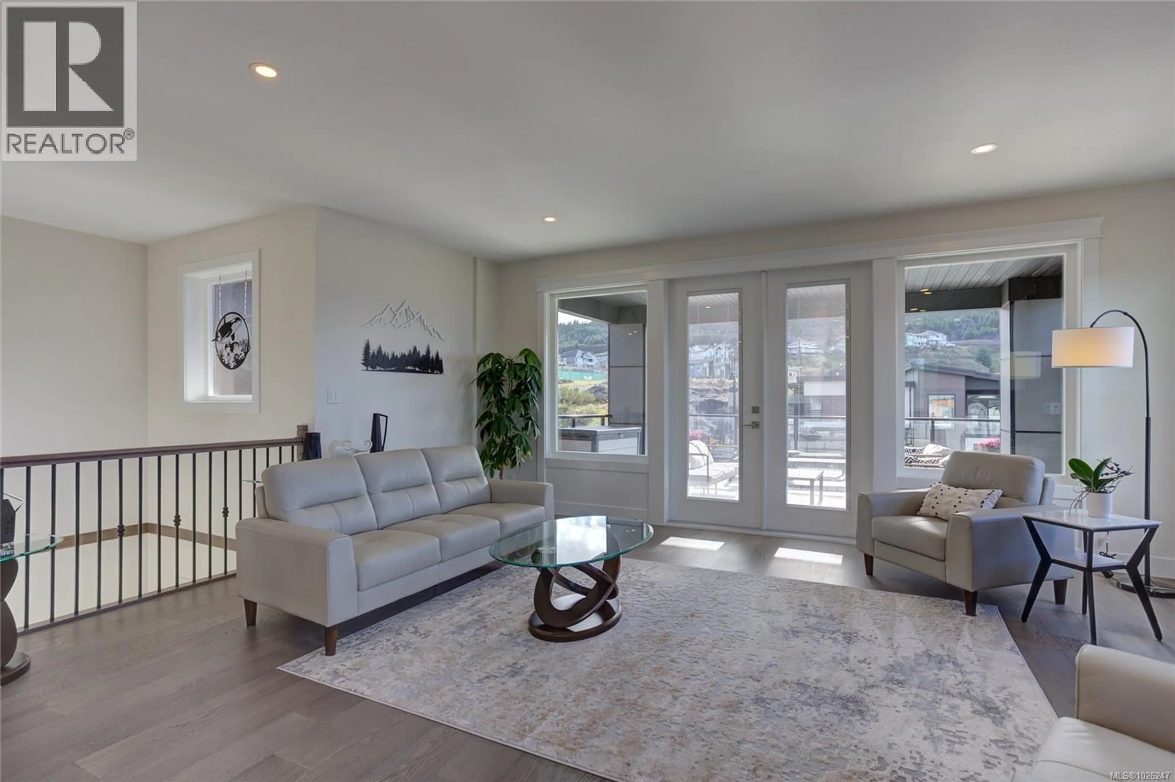 Living room with furniture, unknown for 1218 VIEWTOP ROAD, Duncan British Columbia V9L0H7