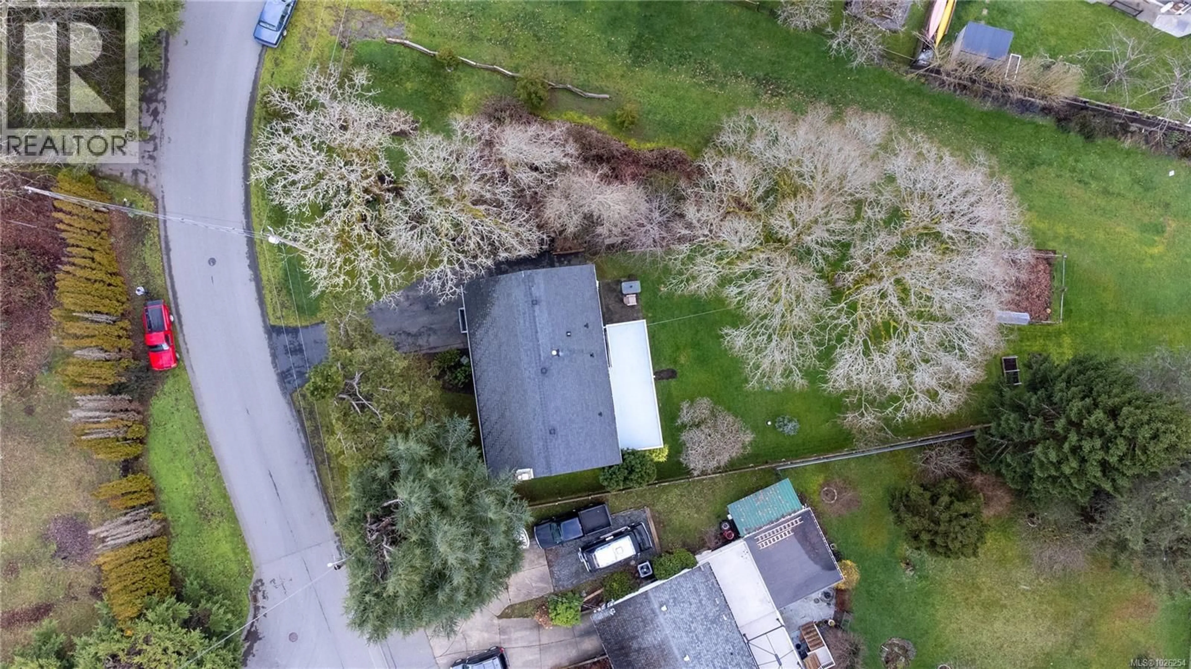A pic from outside/outdoor area/front of a property/back of a property/a pic from drone, street for 2444 SEINE ROAD, Duncan British Columbia V9L4H9