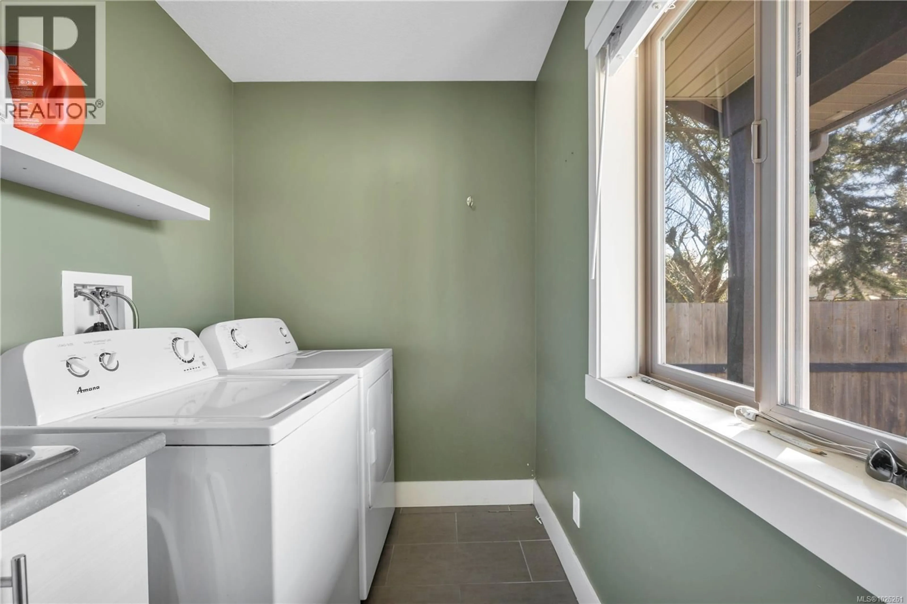 Laundry room for 3930 WELLESLEY AVENUE, Nanaimo British Columbia V9T2B1