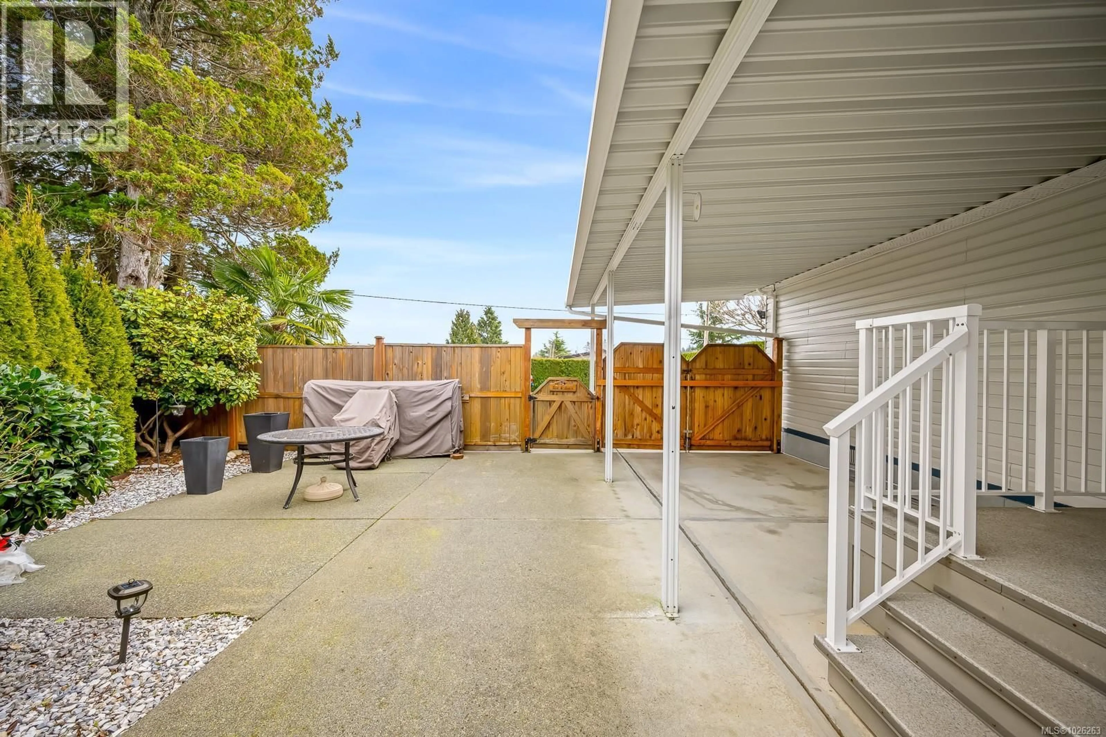 Patio, unknown for 2184 6TH STREET EAST, Courtenay British Columbia V9N7L8