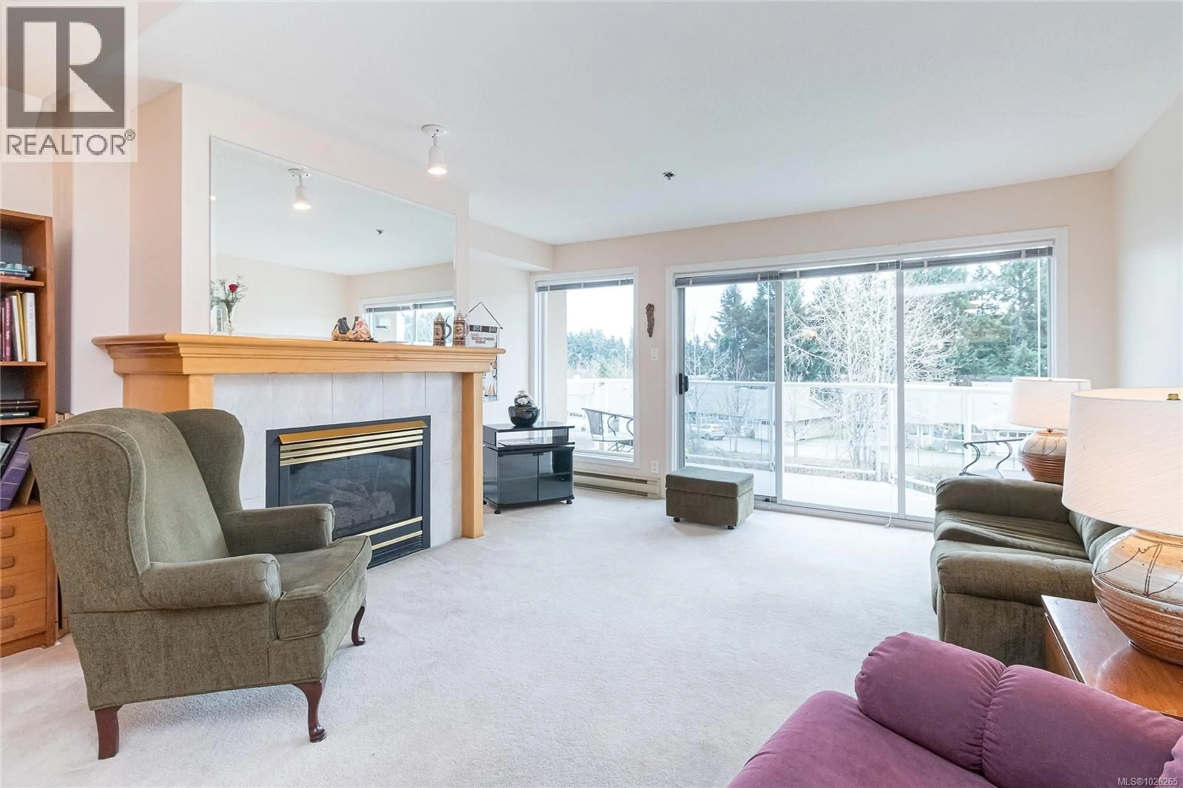 Living room with furniture, unknown for 309 - 3009 BRITTANY DRIVE, Langford British Columbia V9B5P8