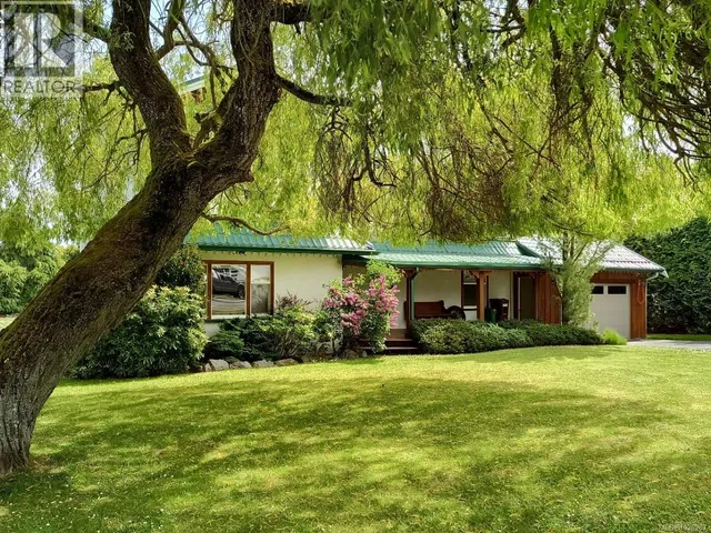 9159 EAST SAANICH ROAD, North Saanich
