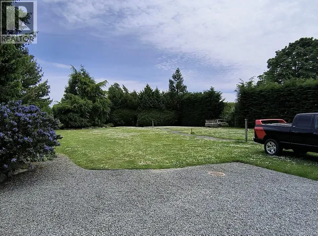 9159 EAST SAANICH ROAD, North Saanich 4