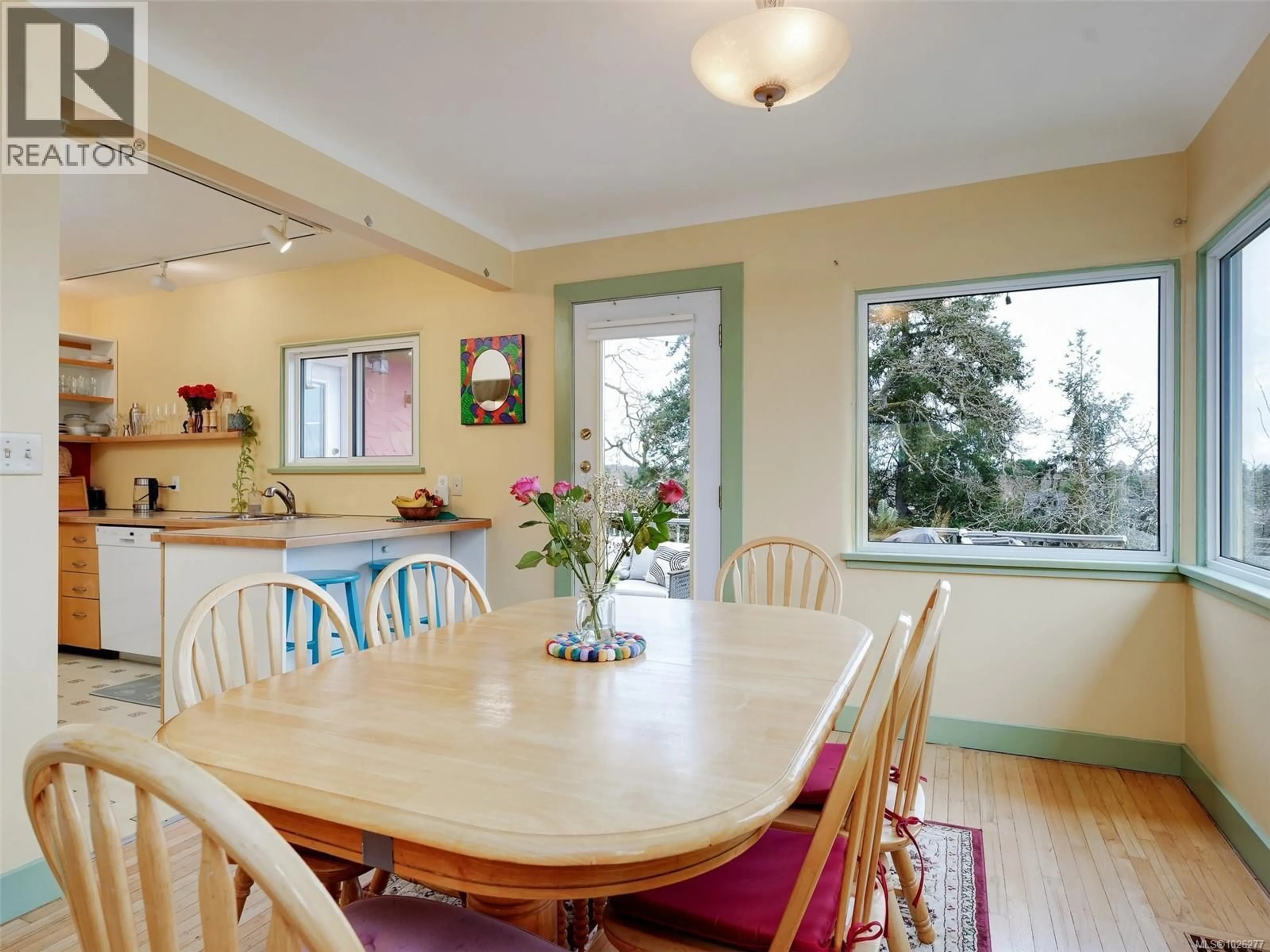 Dining room, wood/laminate floor for 2649 AVEBURY AVENUE, Victoria British Columbia V8R3W3