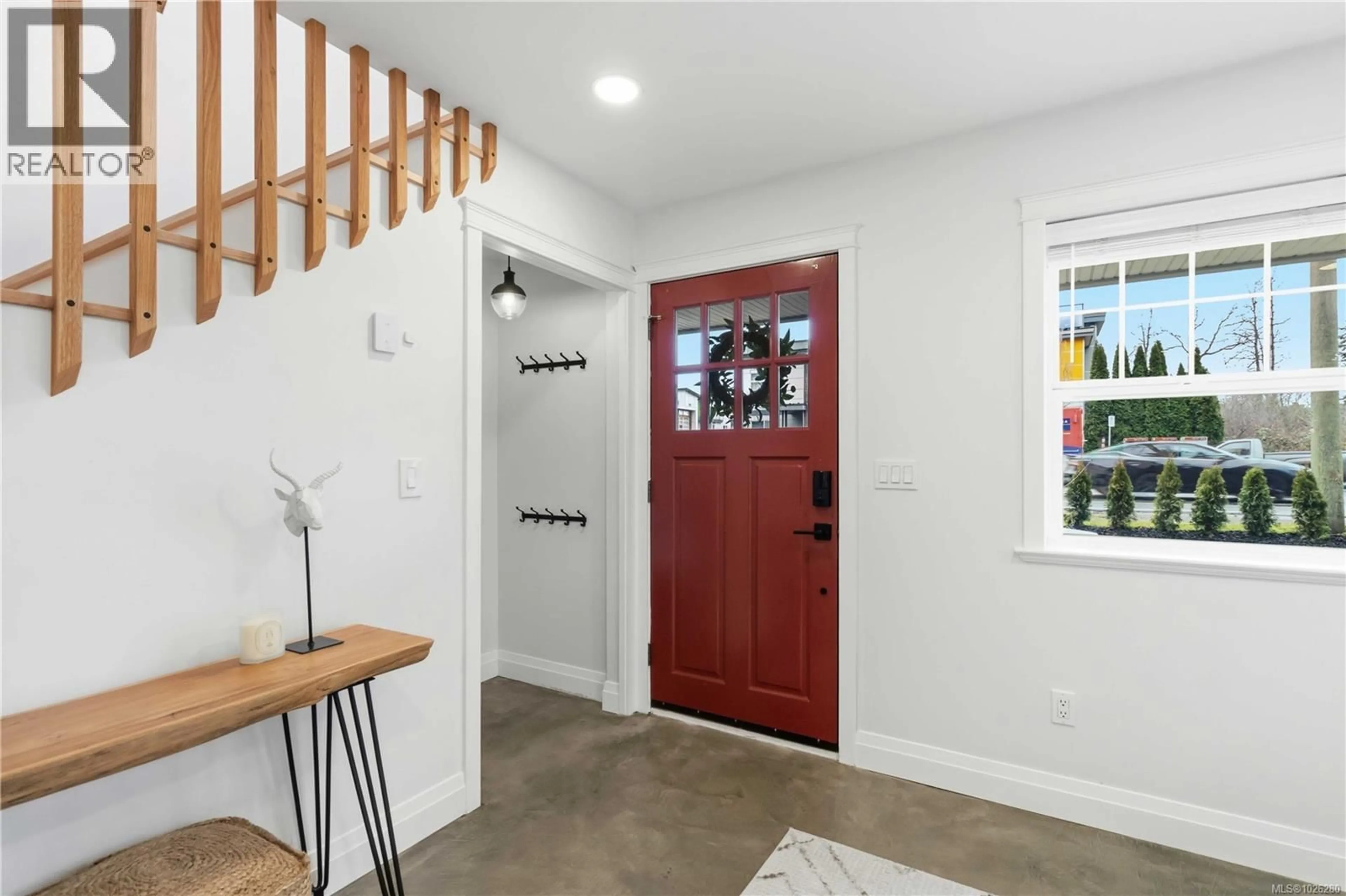 Indoor entryway for 1012 MARWOOD AVENUE, Langford British Columbia V9C3C4