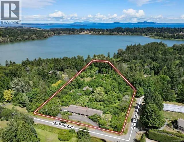 5489 FOREST HILL ROAD, Saanich 2
