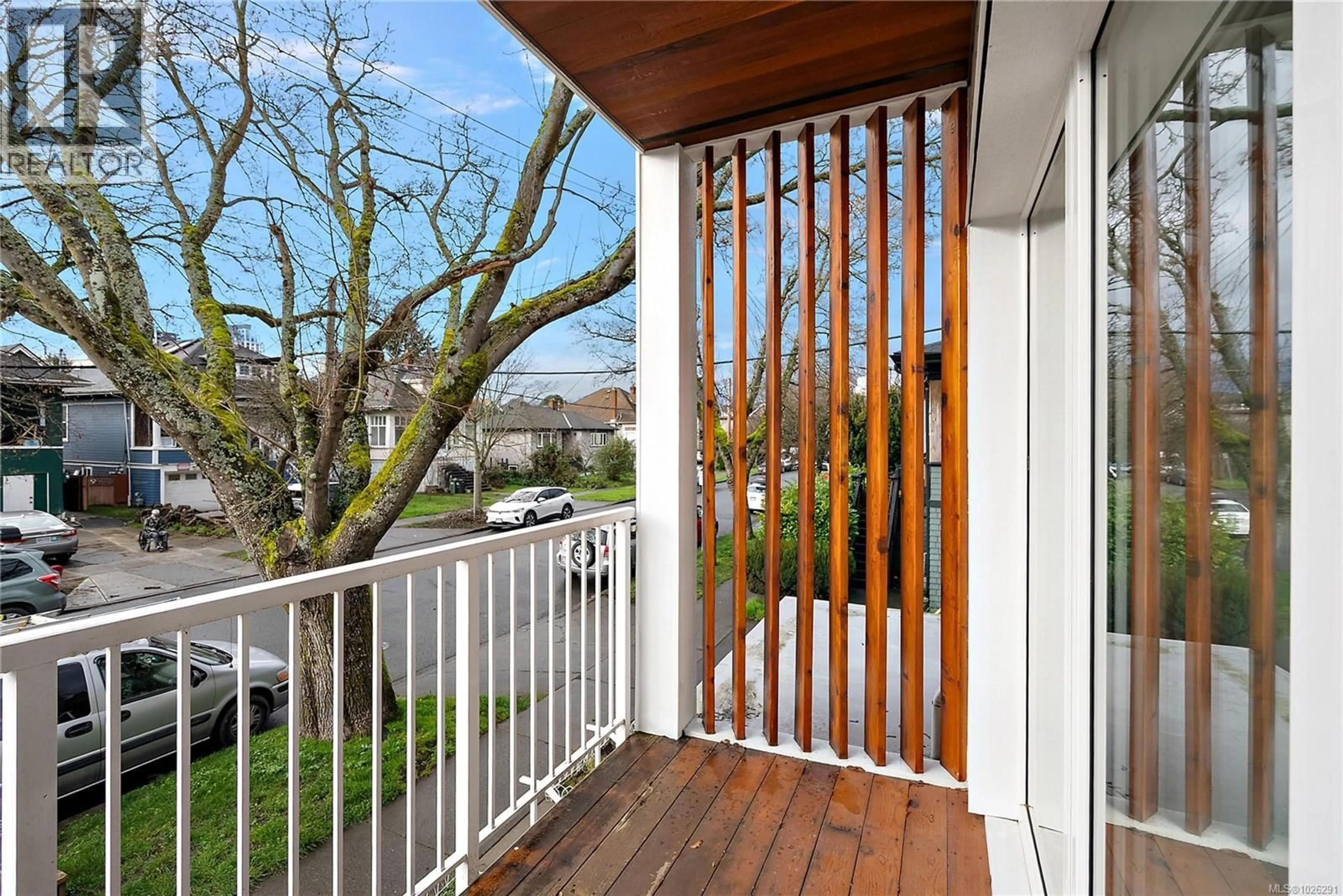 Unknown for 201 - 860 QUEENS AVENUE, Victoria British Columbia V8T1M5