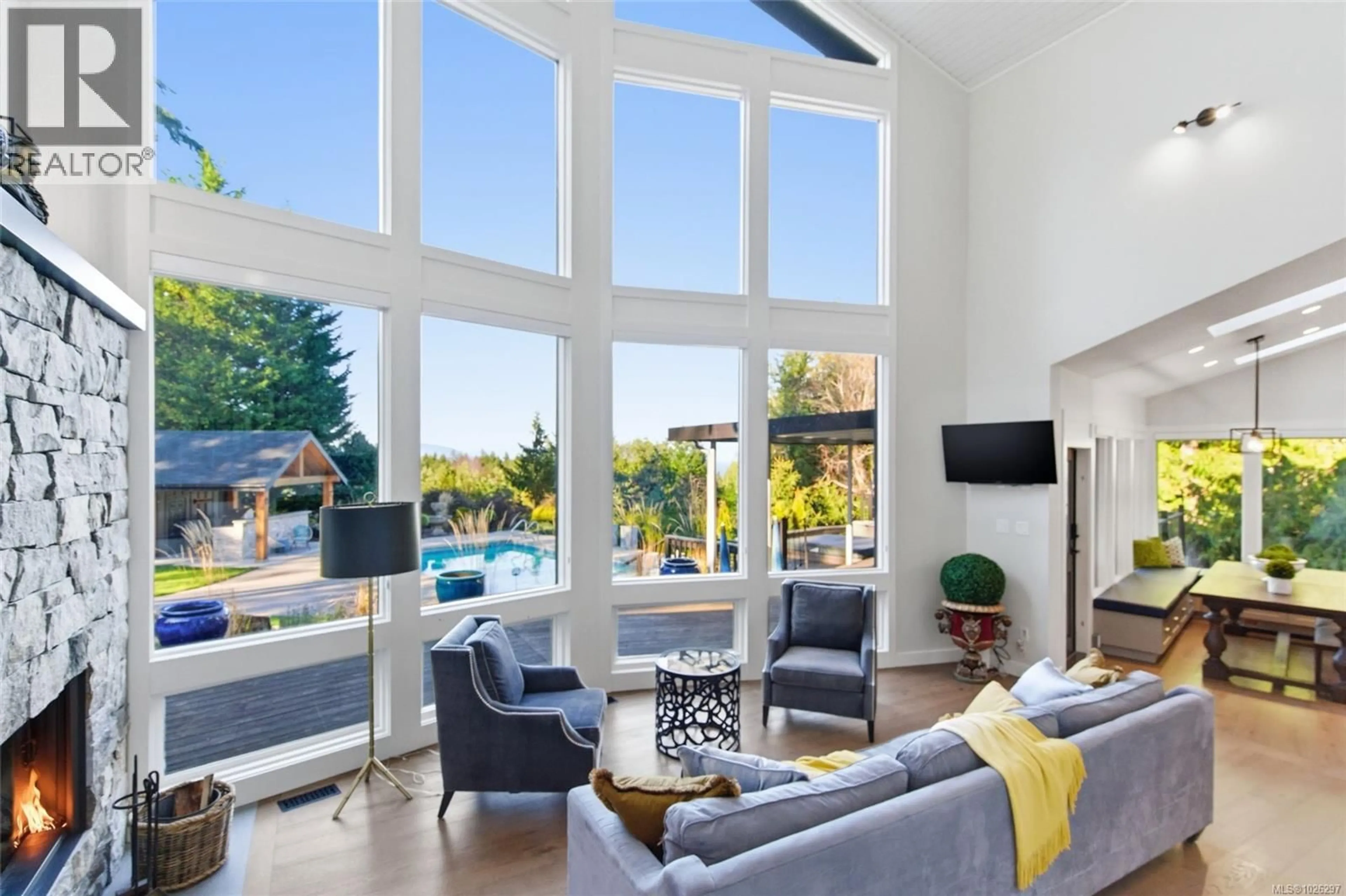 Living room with furniture, unknown for 7255 AULDS ROAD, Lantzville British Columbia V0R2H0