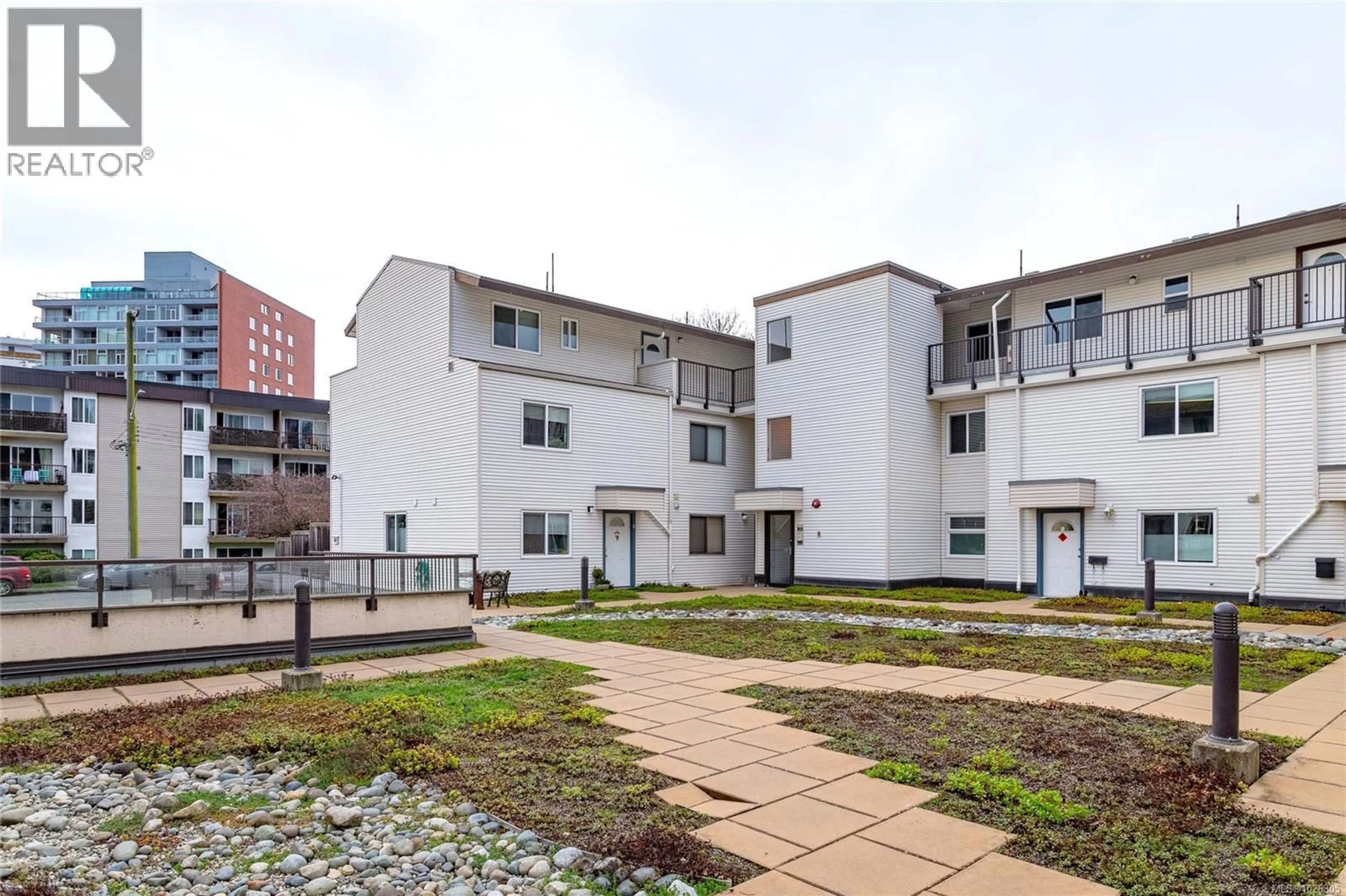 Patio, street for 11 - 333 ROBERT STREET, Victoria British Columbia V9A3L3