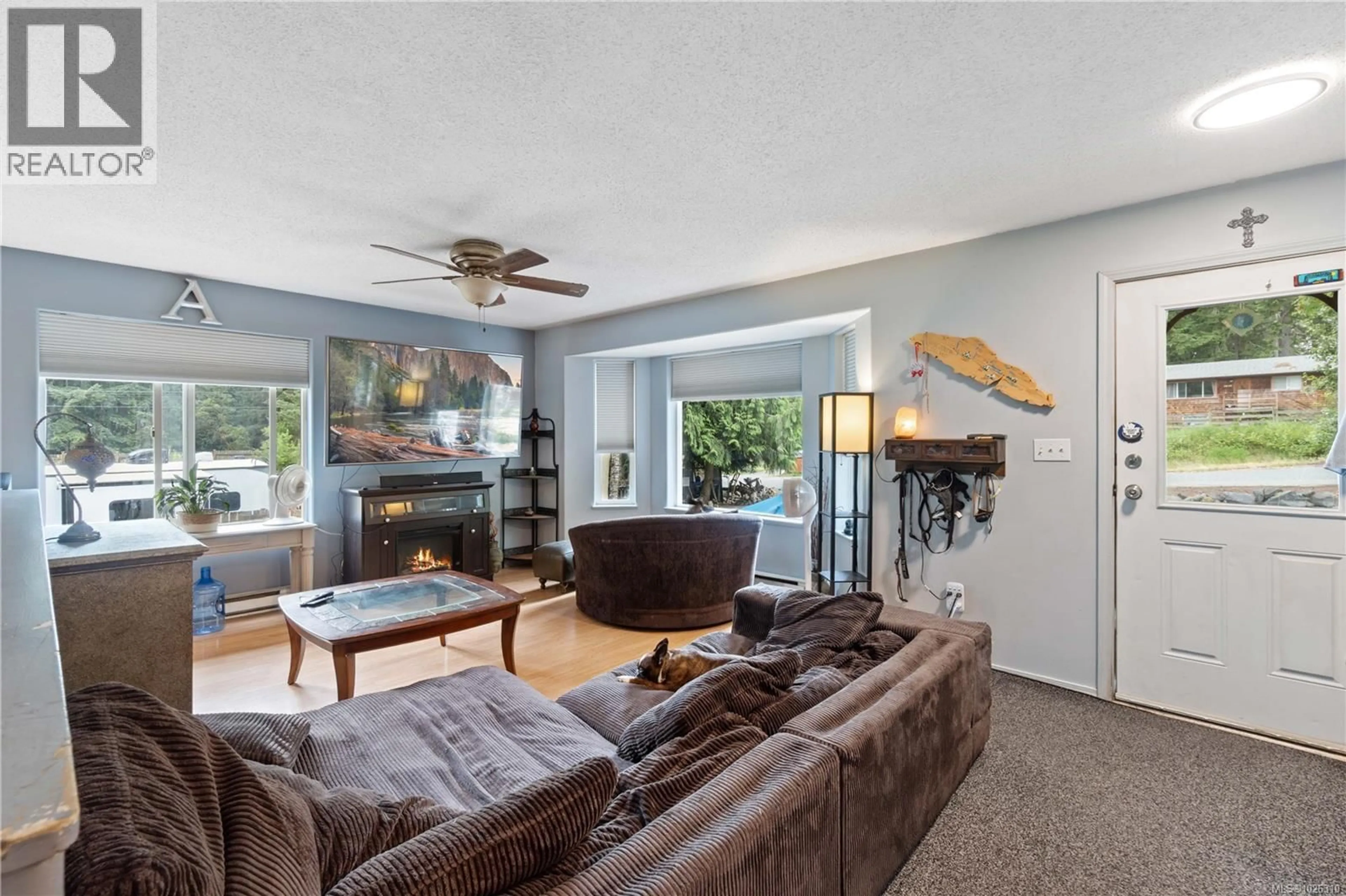 Living room with furniture, unknown for 2830 STEELHEAD TRAIL, Nanaimo British Columbia V9X1E1
