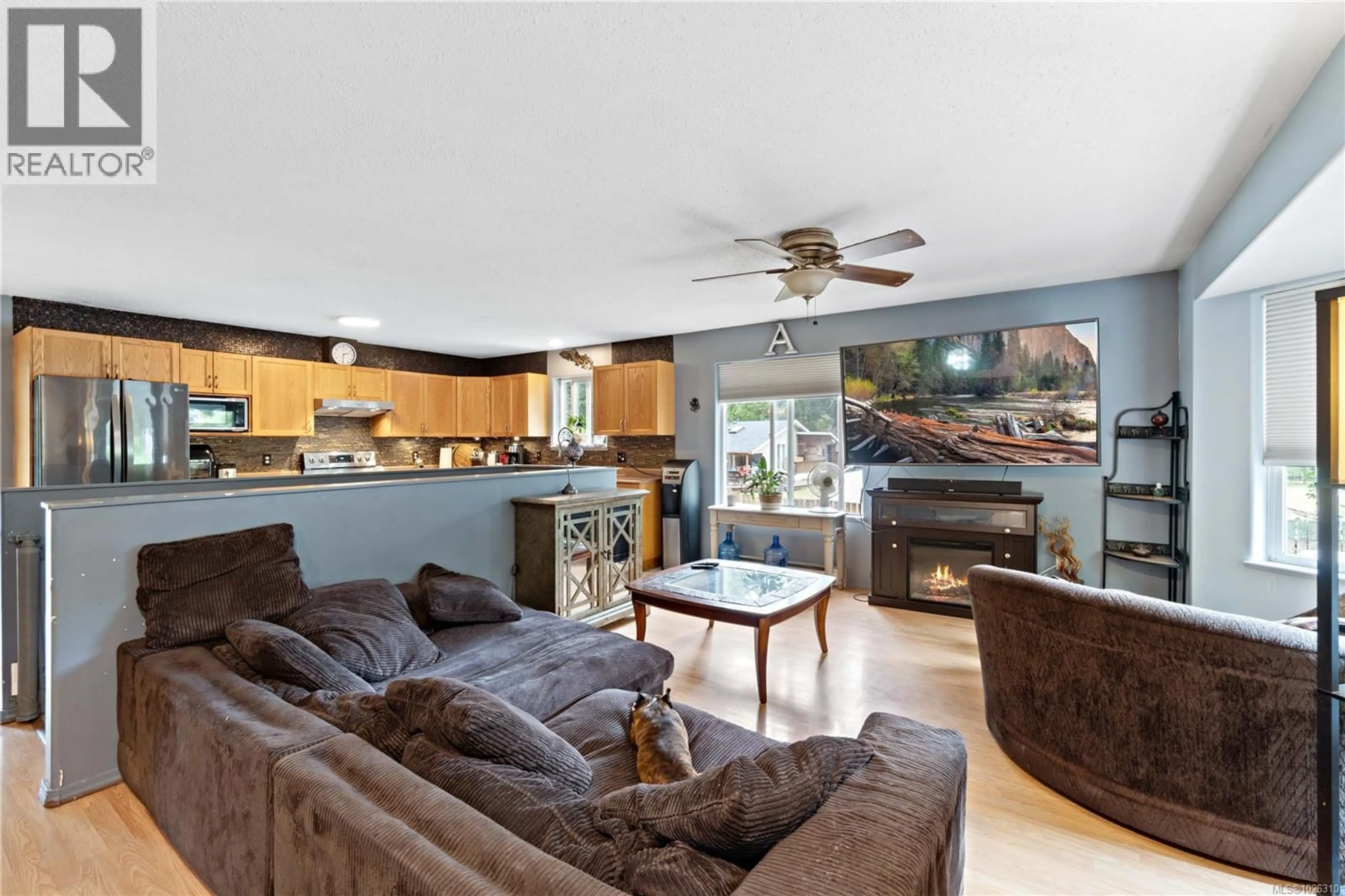 Living room with furniture, unknown for 2830 STEELHEAD TRAIL, Nanaimo British Columbia V9X1E1