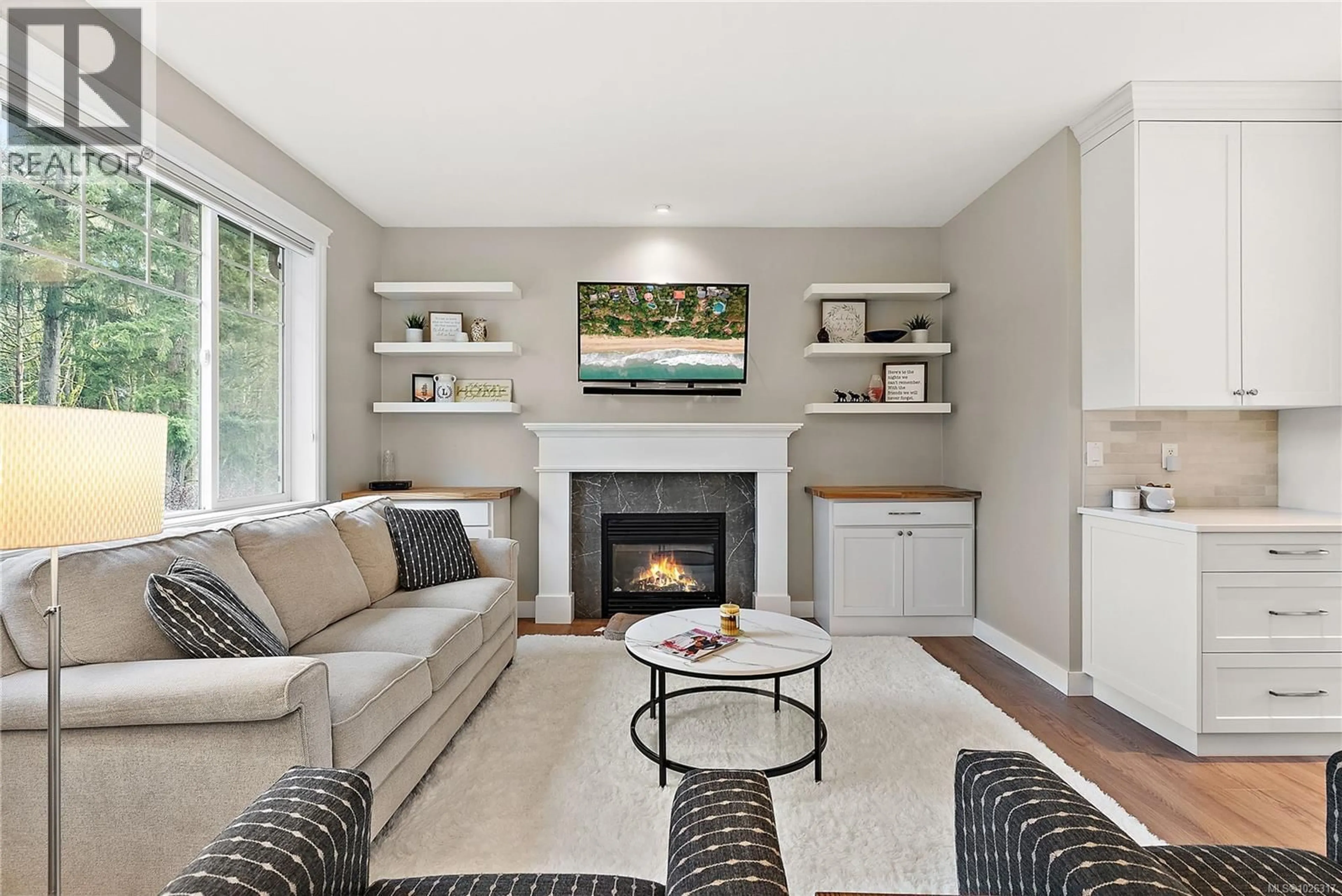 Living room with furniture, unknown for 761 HANBURY PLACE, Highlands British Columbia V9B0E3