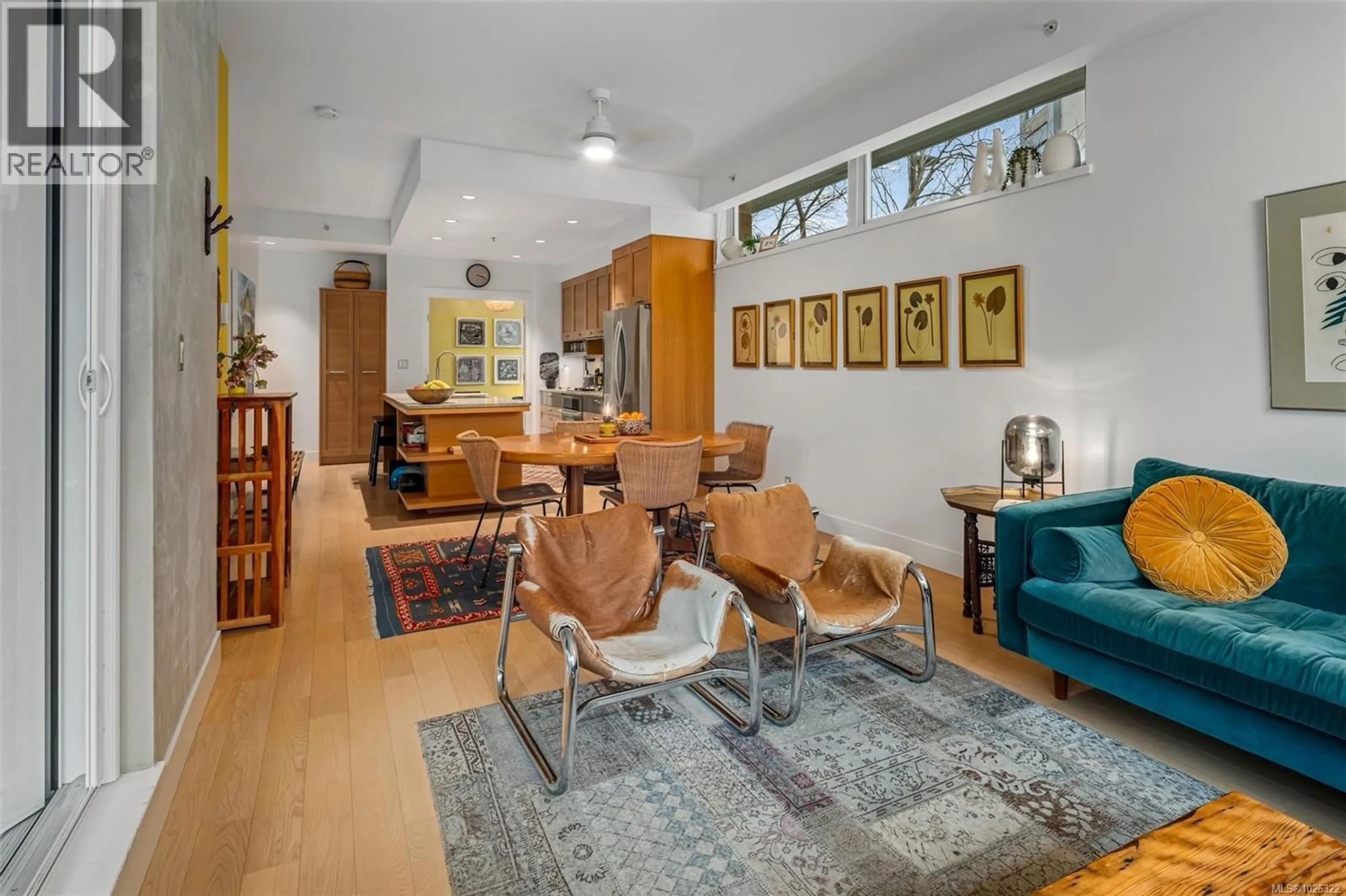 Living room with furniture, unknown for 116 - 365 WATERFRONT CRESCENT, Victoria British Columbia V8T0A6