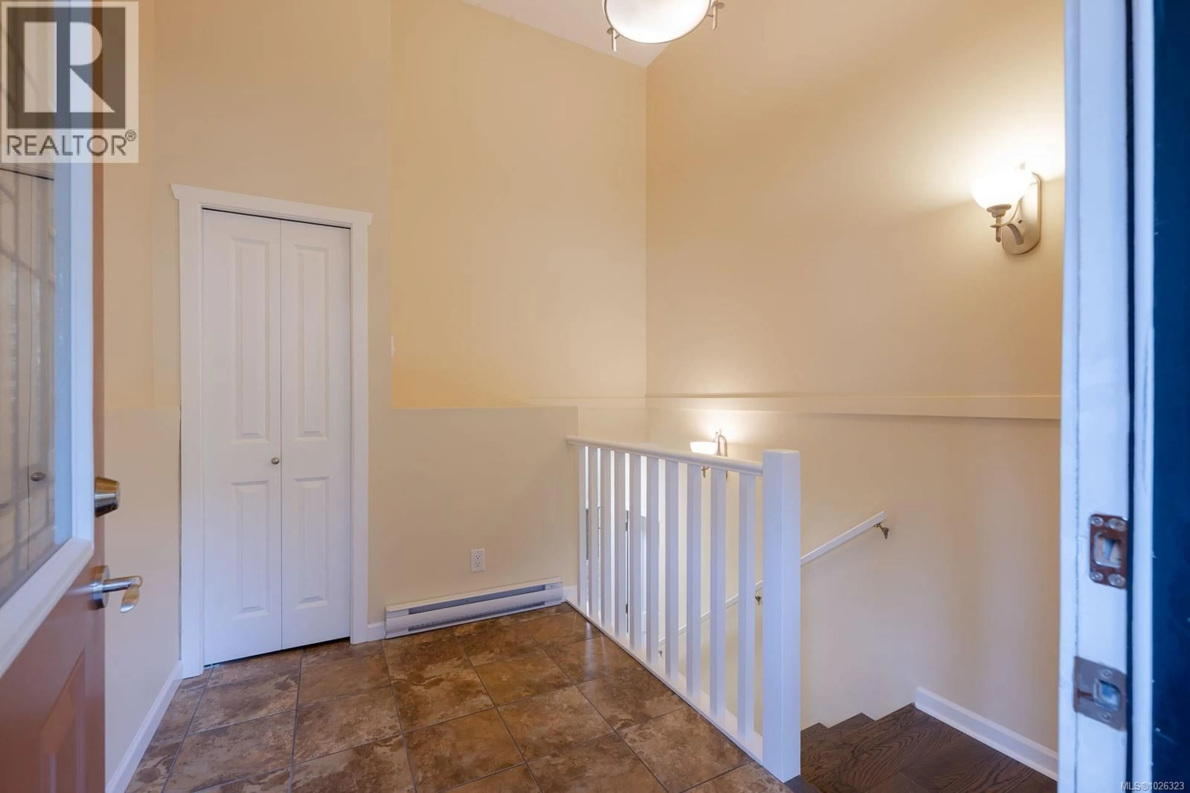 Indoor foyer for 13 - 2363 DEMAMIEL DRIVE, Sooke British Columbia V9Z1K3