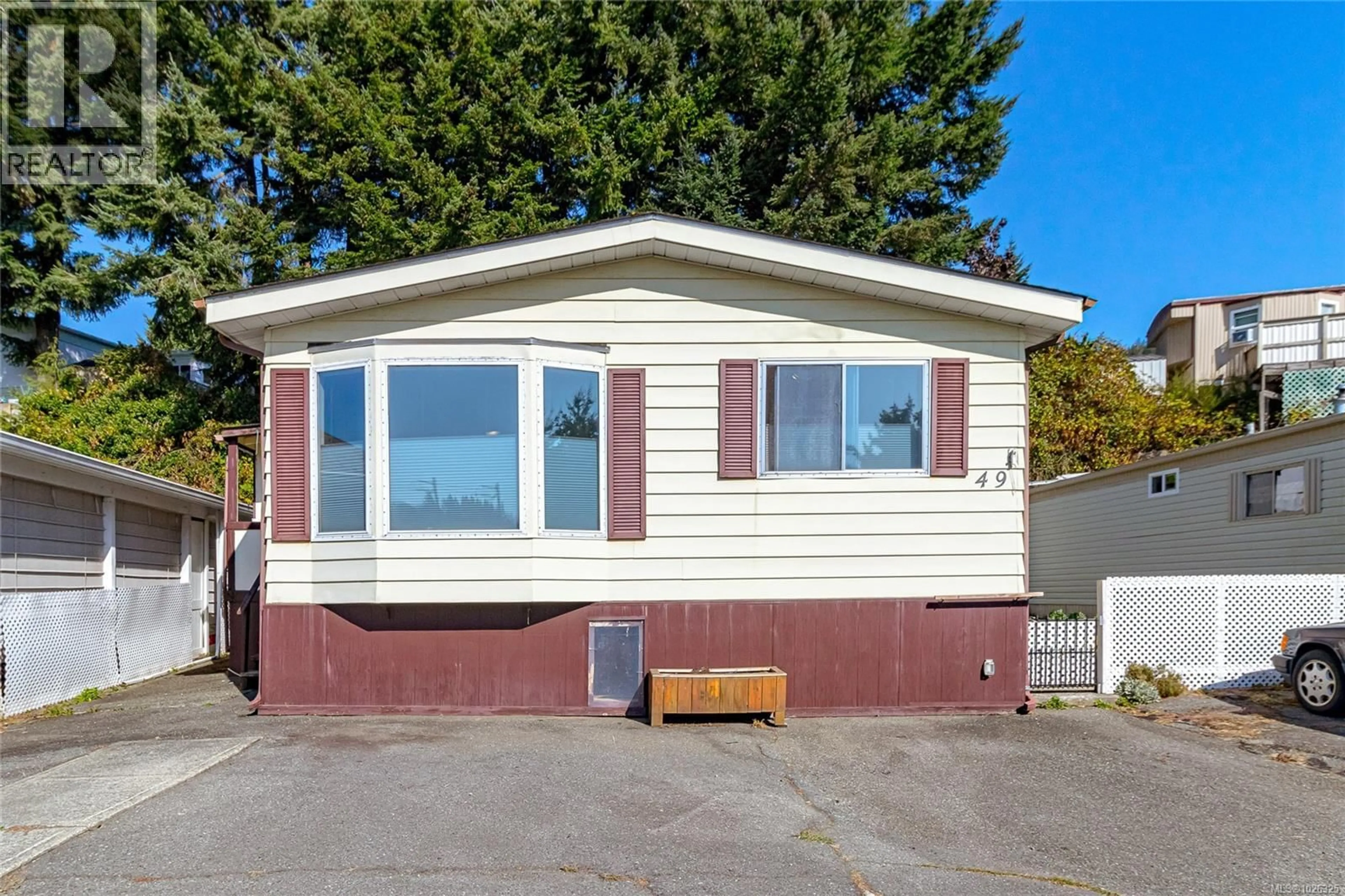 Home with vinyl exterior material, street for 49 - 2847 SOOKE LAKE ROAD, Langford British Columbia V9B4P8