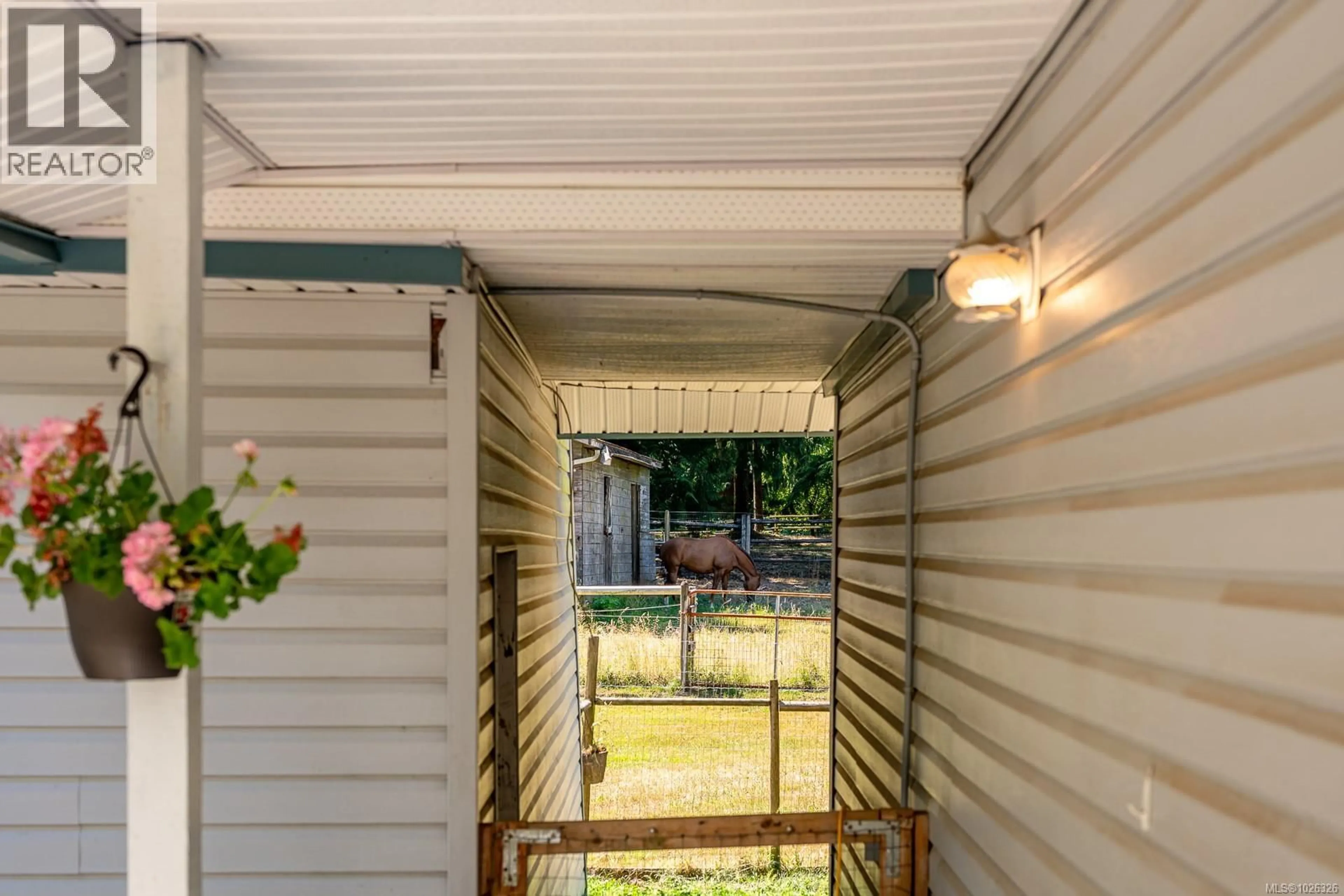 Patio, street for 2468 ENDALL ROAD, Black Creek British Columbia V0R1C0