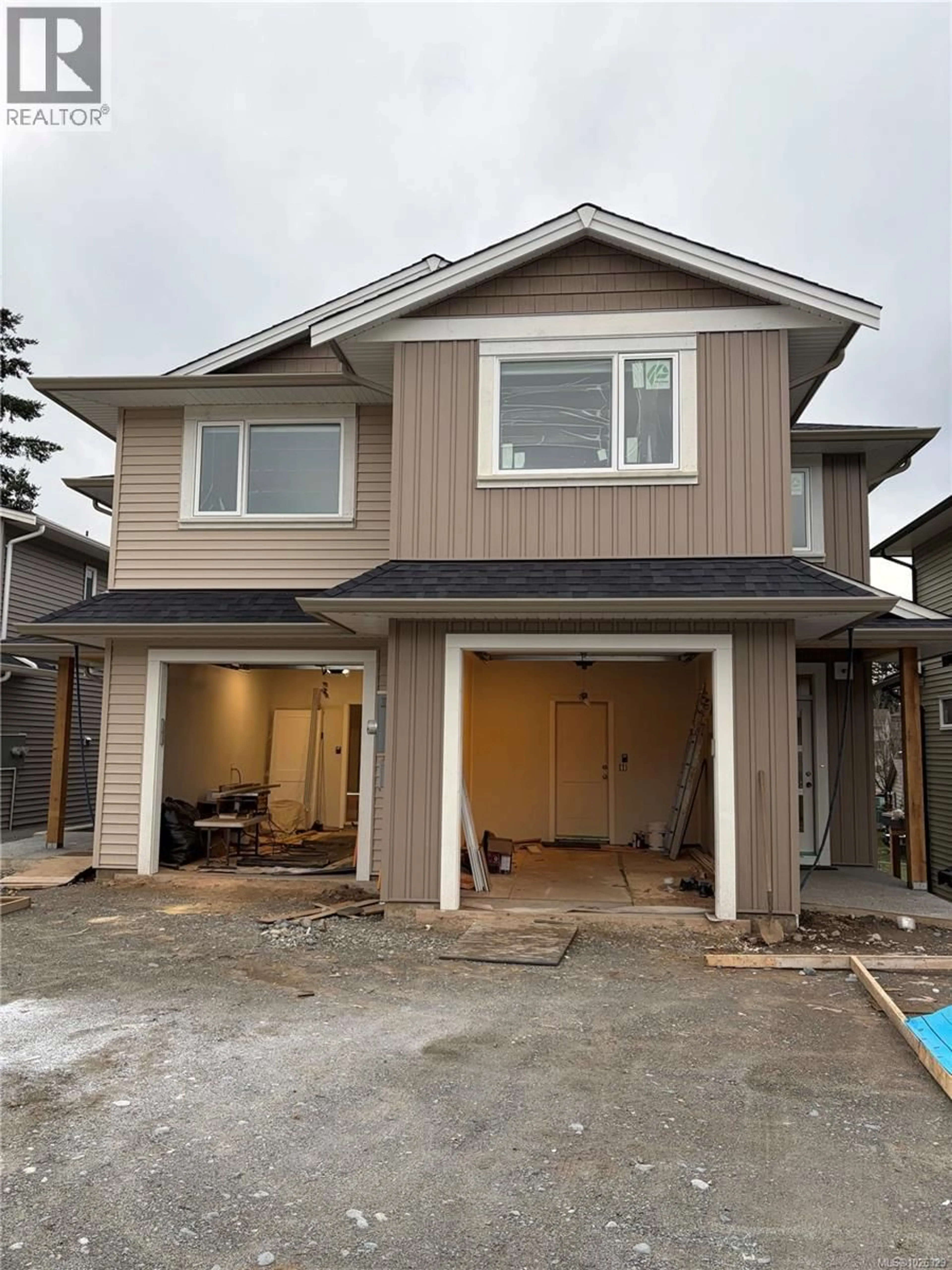 Home with vinyl exterior material, street for 17 LEAM ROAD, Nanaimo British Columbia V9T3N7