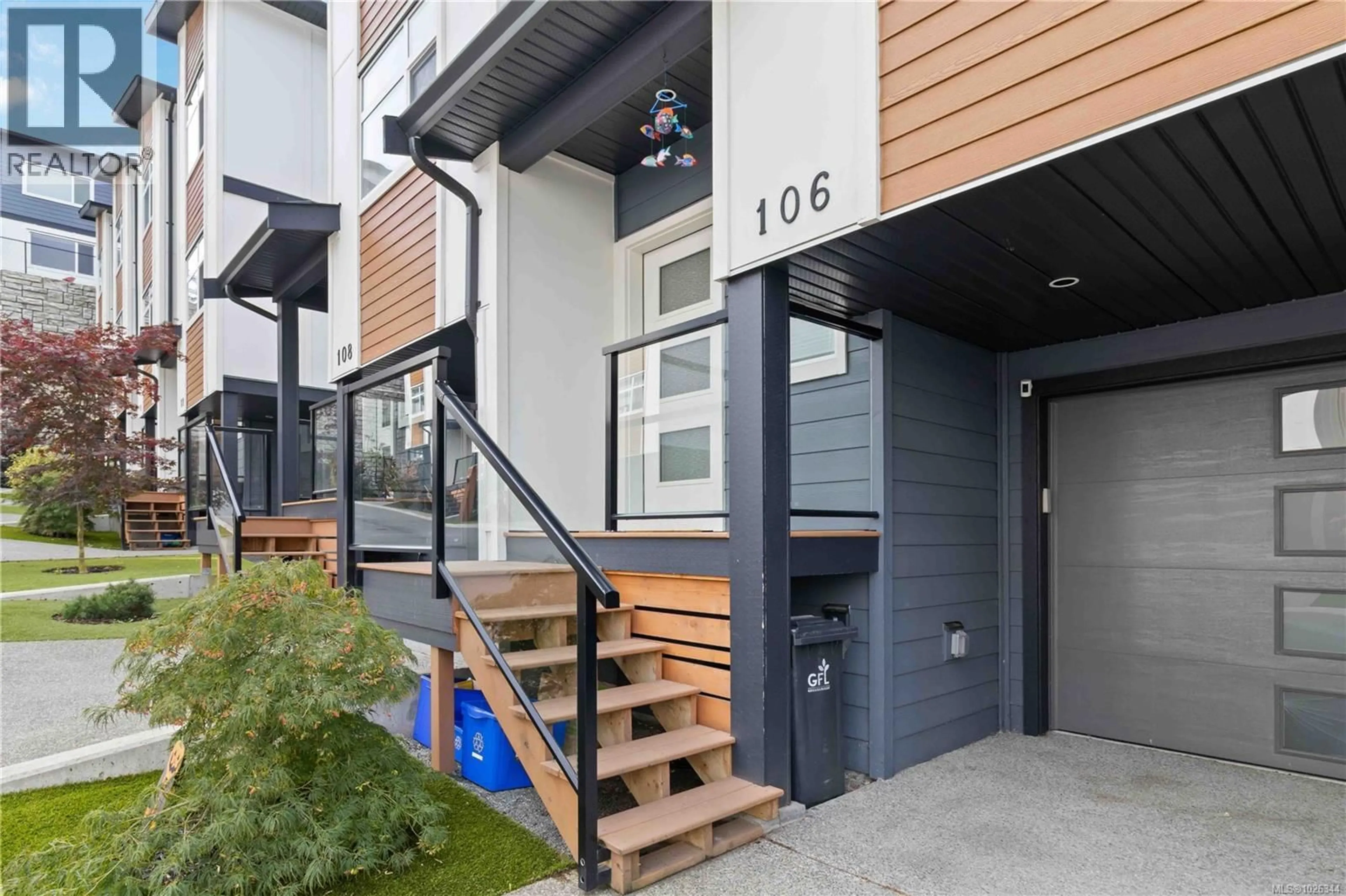 Indoor entryway for 106 - 3429 HAPPY VALLEY ROAD, Langford British Columbia V9C2X9