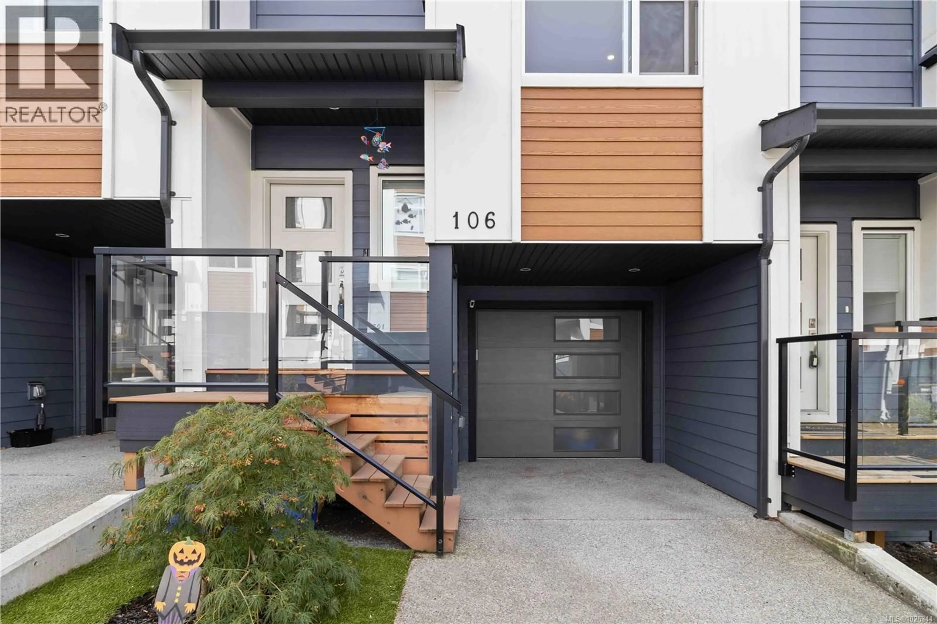 Indoor entryway for 106 - 3429 HAPPY VALLEY ROAD, Langford British Columbia V9C2X9