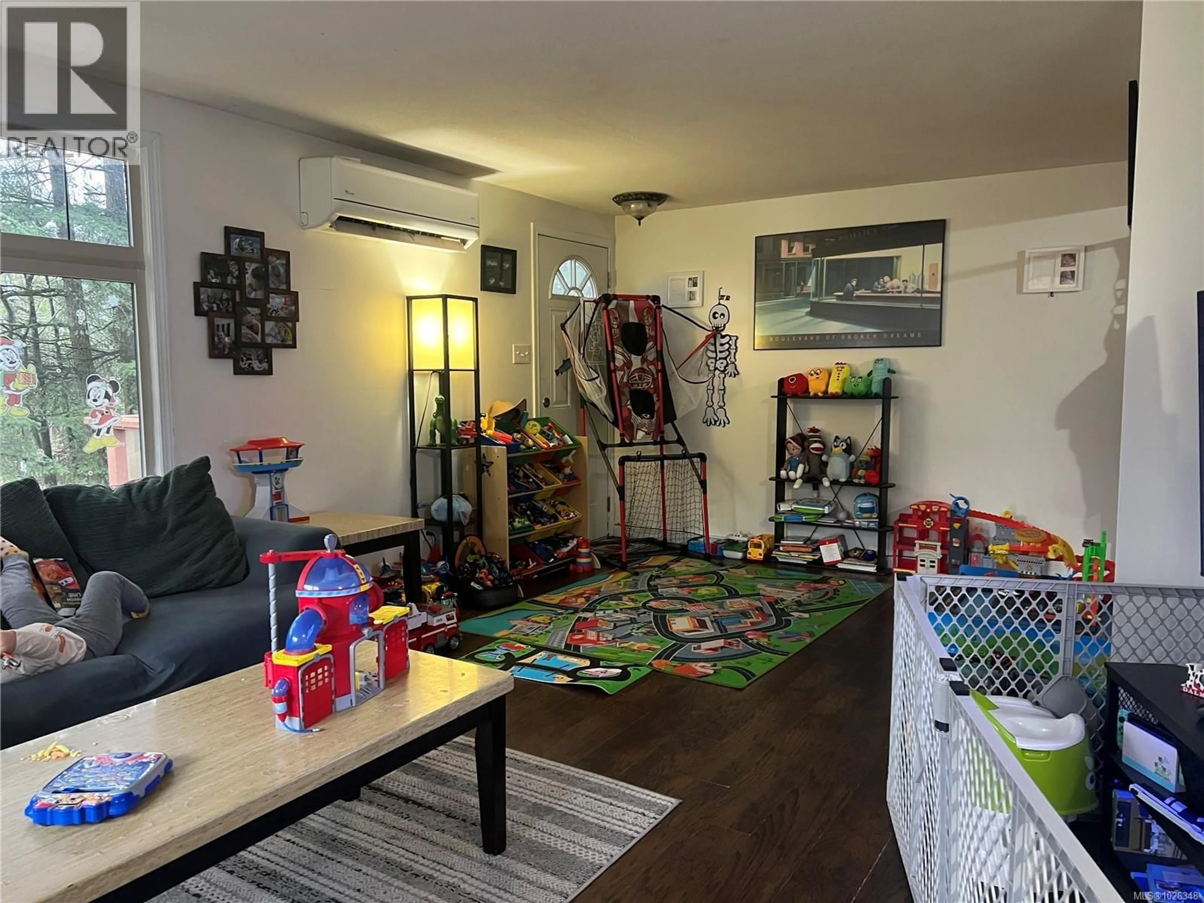 A pic of a room for 997 CEDAR ROAD, Nanaimo British Columbia V9X1K9