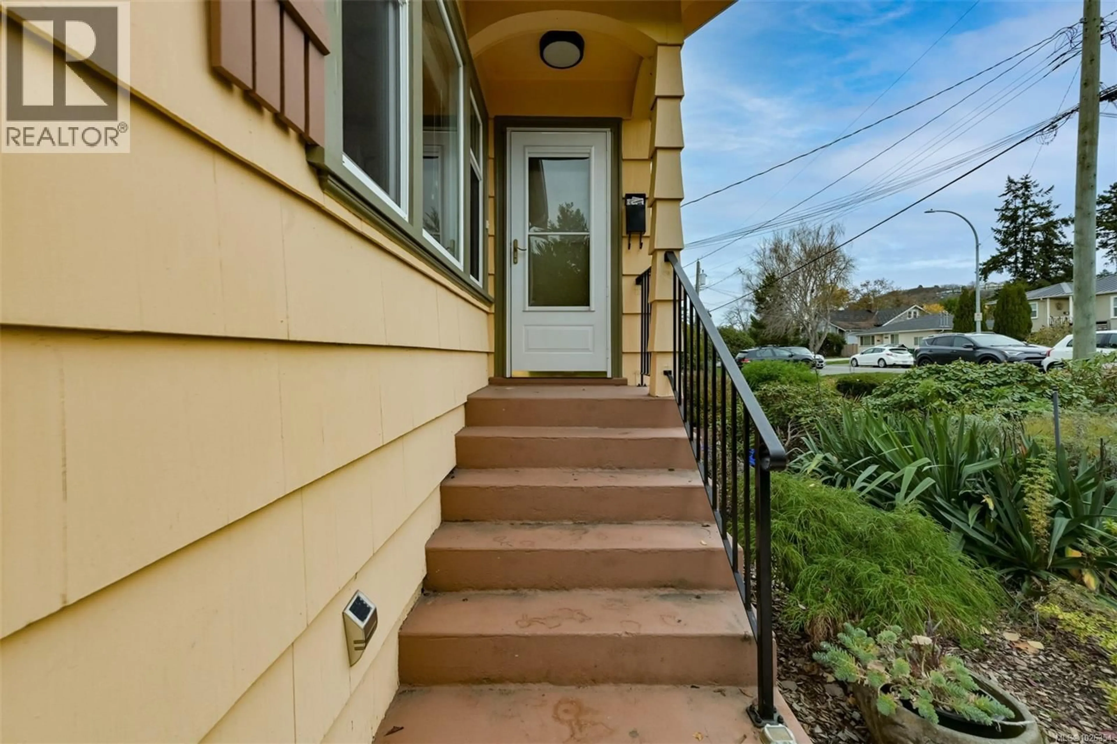 Unknown for 3312 KINGSLEY STREET, Saanich British Columbia V8P4J9