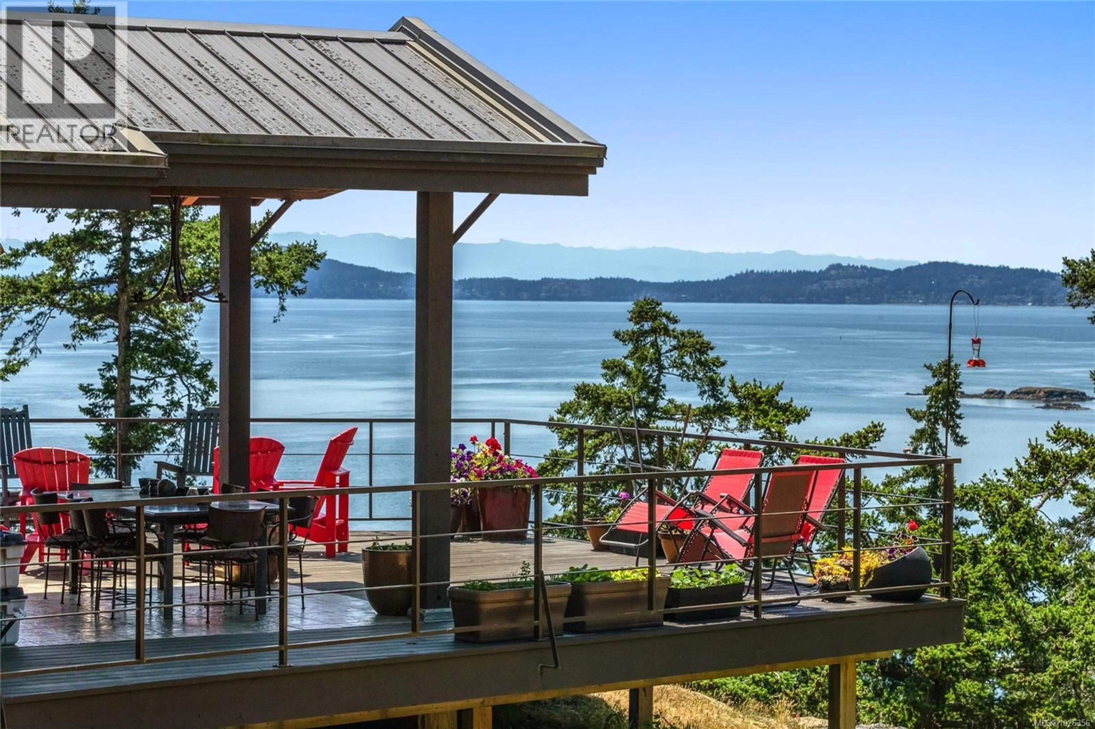Patio, water/lake/river/ocean view for 730 TREETOPS SPUR, Sidney Island British Columbia V8M1W3