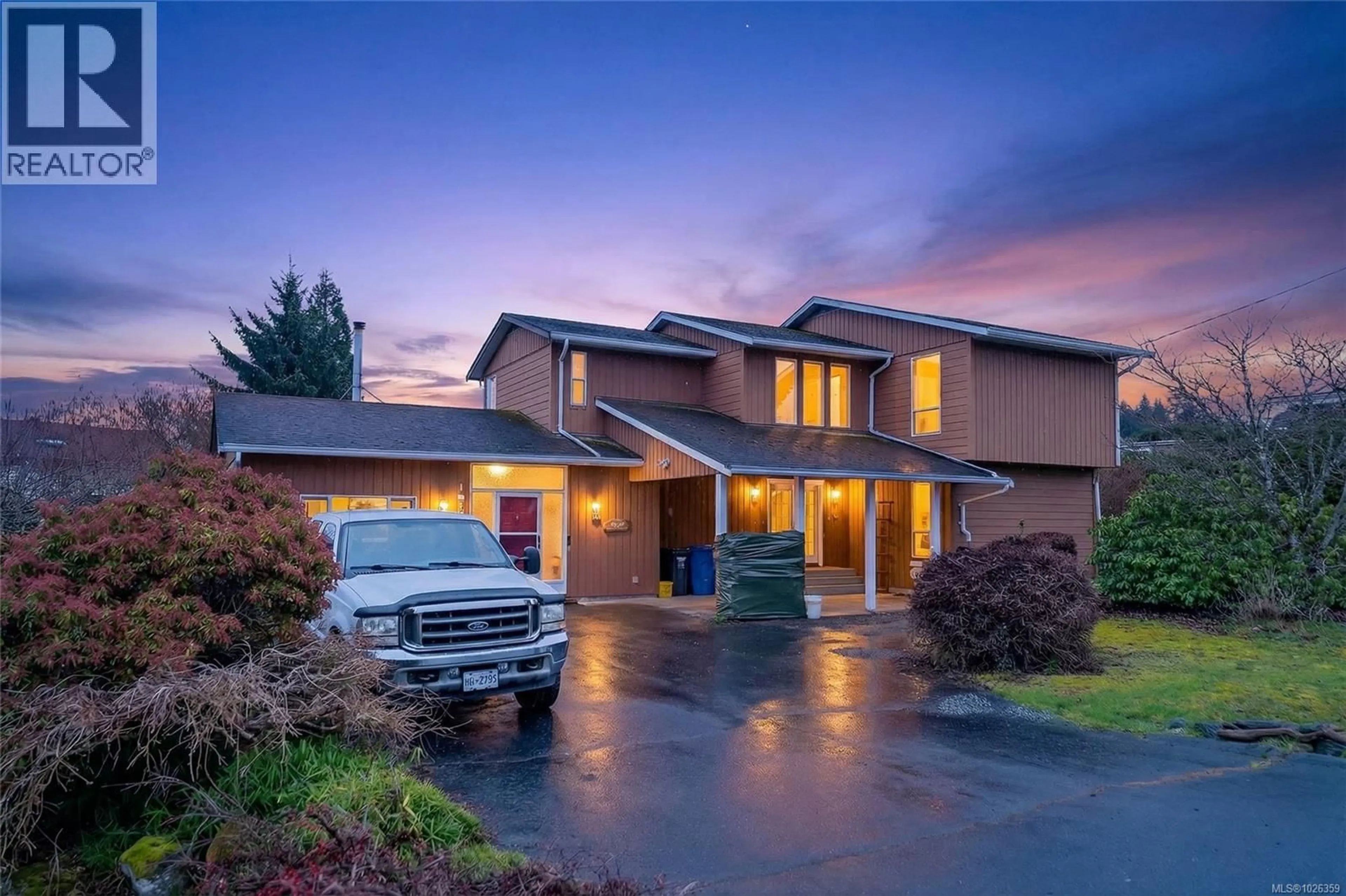 Home with vinyl exterior material, street for 10875 GRANDVIEW ROAD, Saltair British Columbia V0R2E0