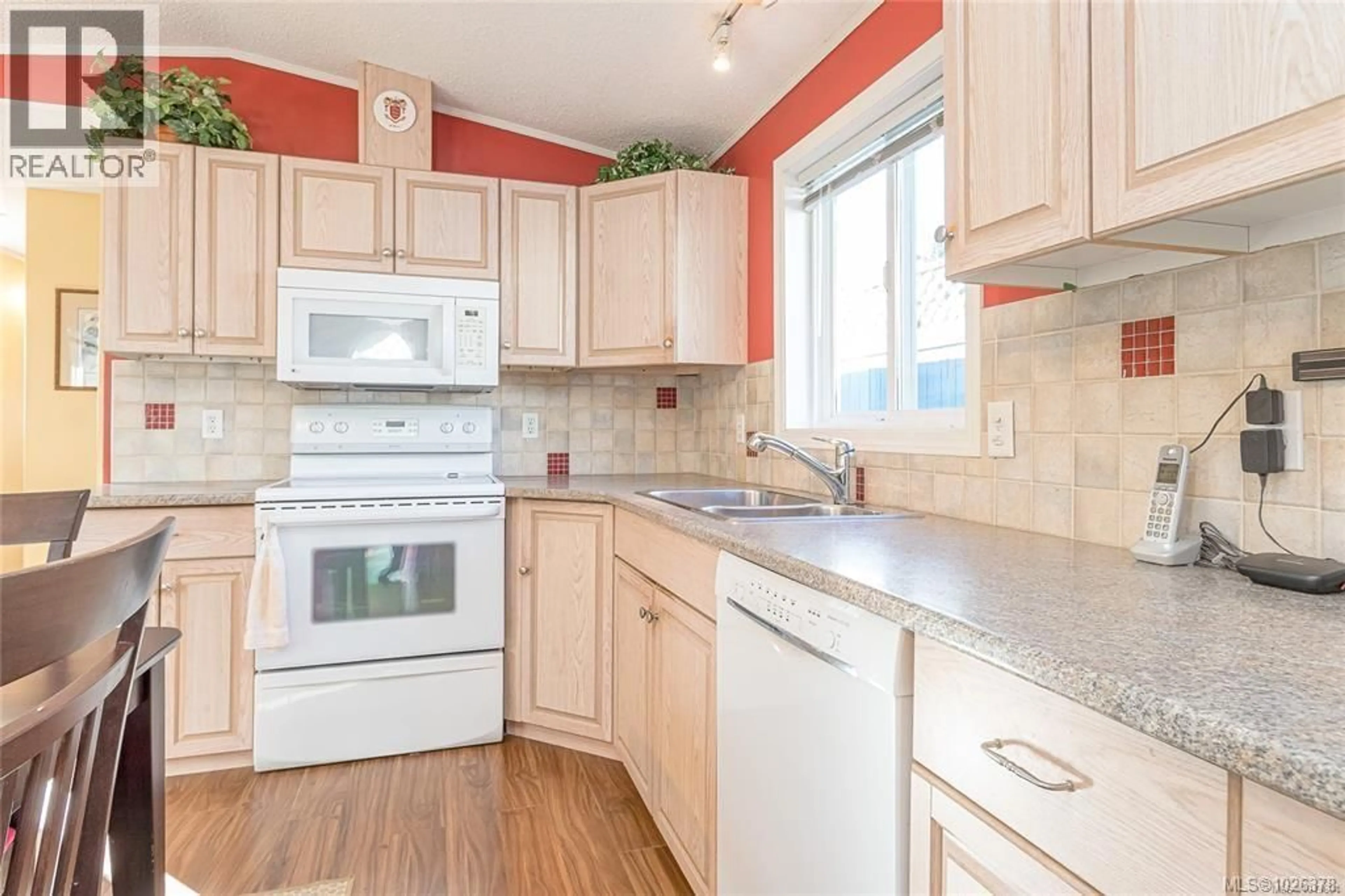 Standard kitchen, unknown for 3955 VALEWOOD DRIVE, Nanaimo British Columbia V9T6B9