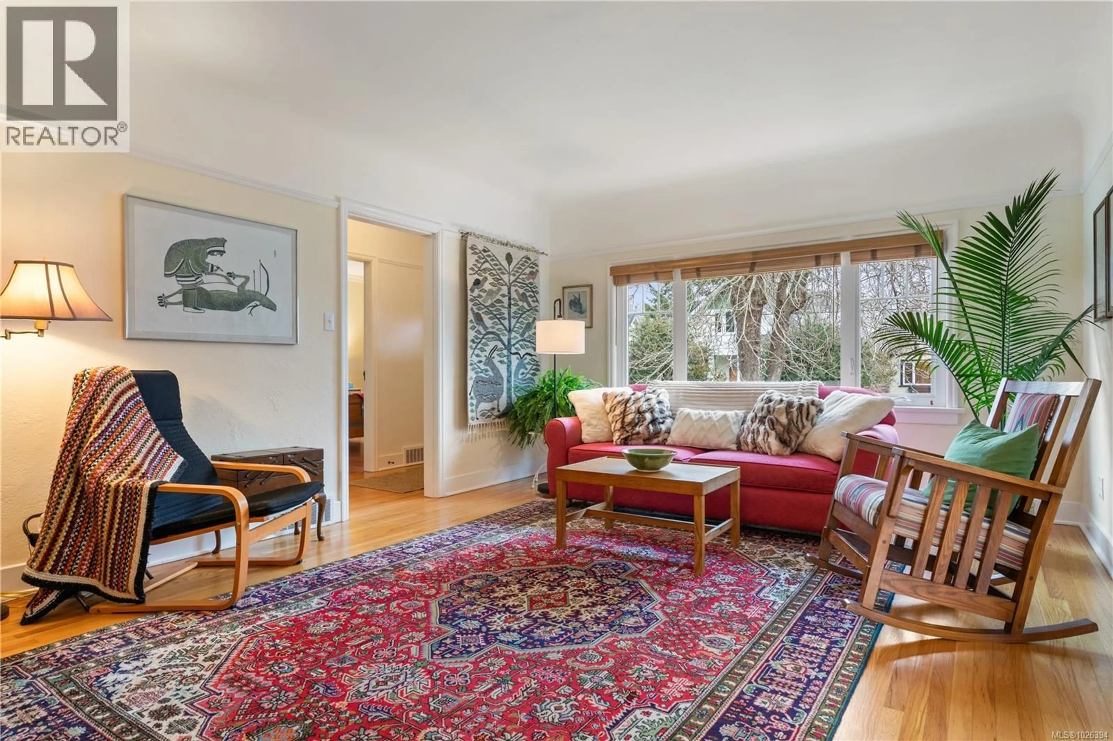 Living room with furniture, unknown for 1020 FALKLAND ROAD, Oak Bay British Columbia V8S4M2