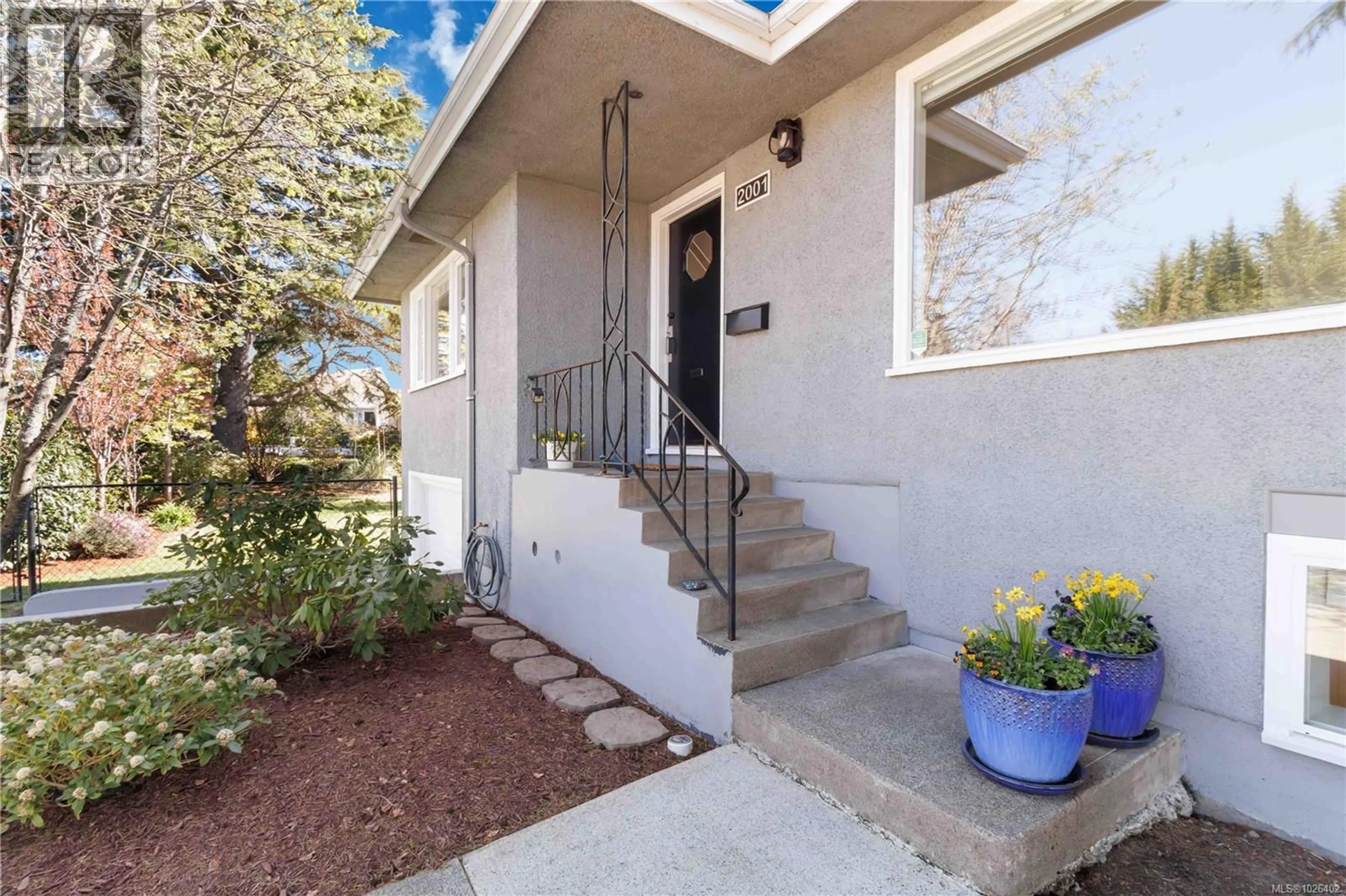 Unknown for 2001 CARRICK STREET, Oak Bay British Columbia V8R2M5