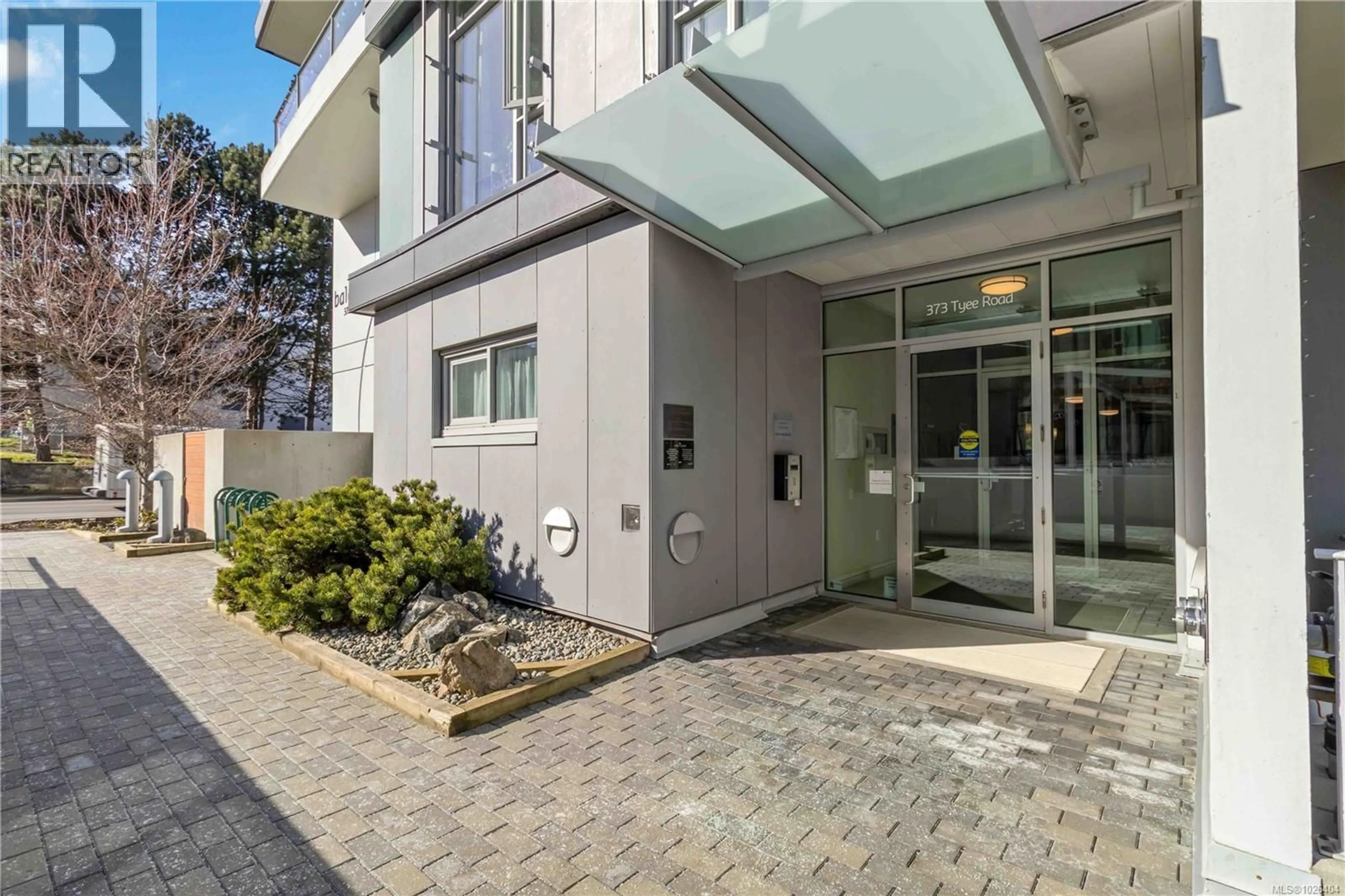 Indoor foyer for 901 - 373 TYEE ROAD, Victoria British Columbia V9A0B3