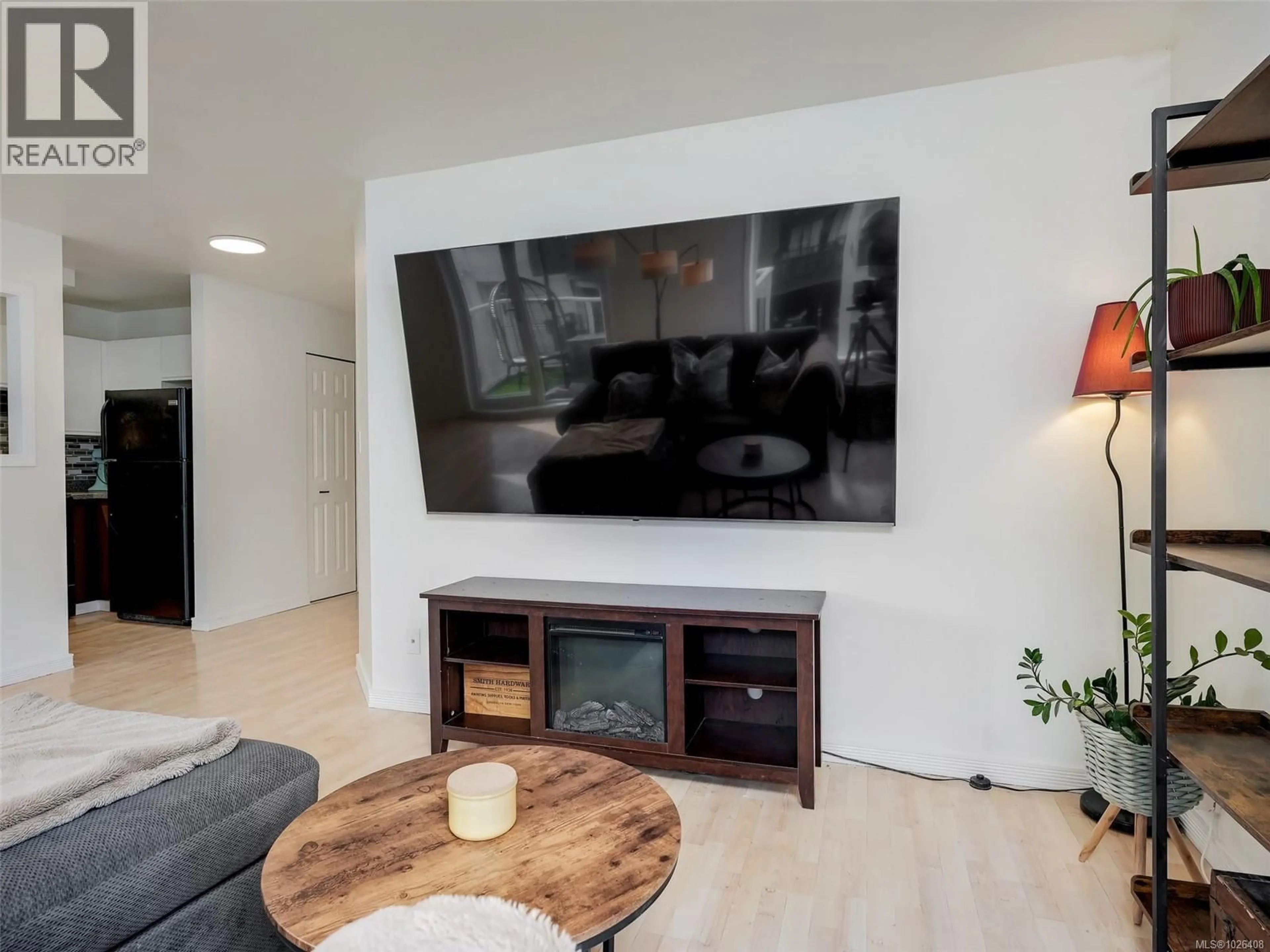 Home theater for 403 - 2647 GRAHAM STREET, Victoria British Columbia V8T3Y8