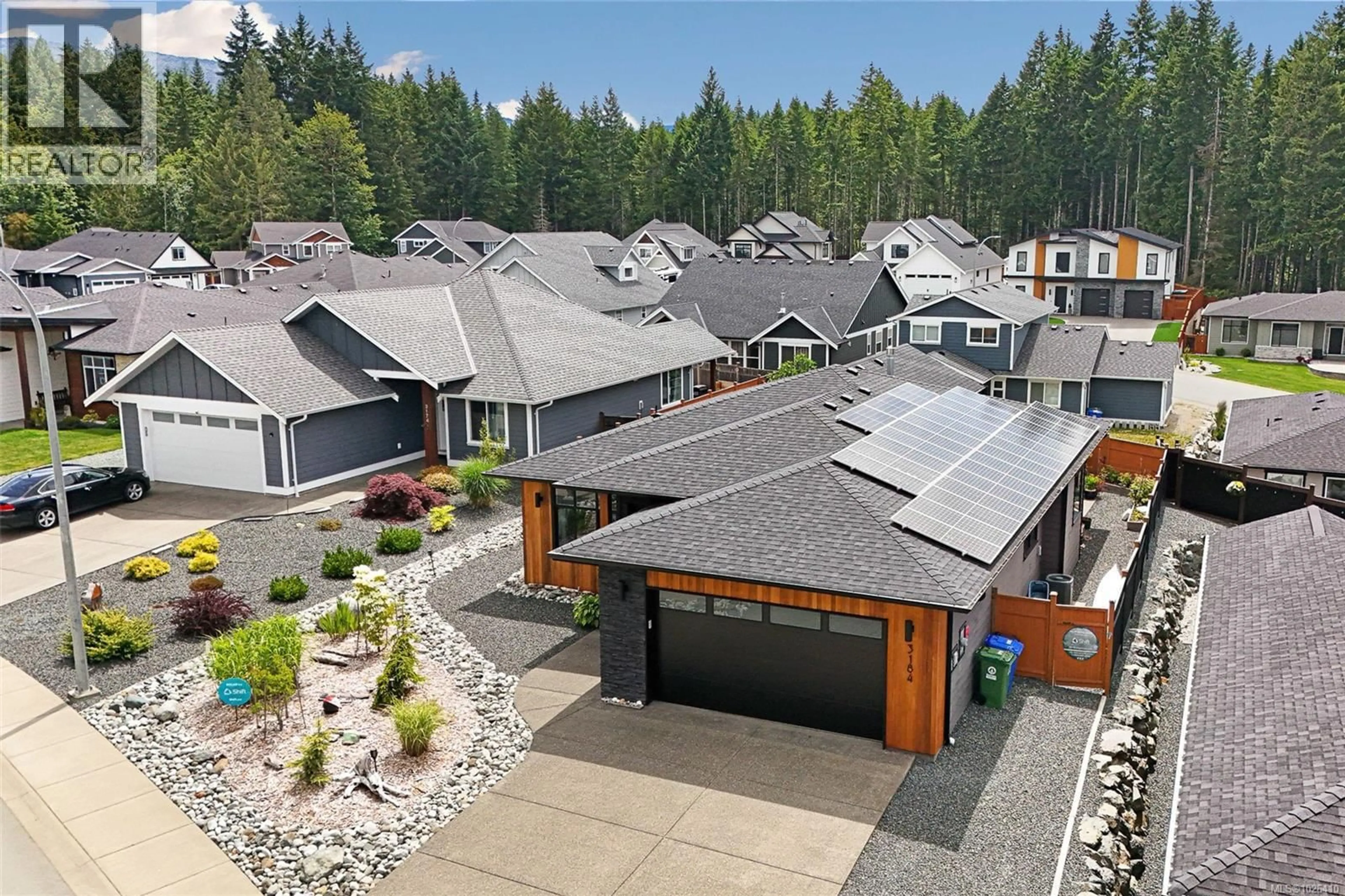 A pic from outside/outdoor area/front of a property/back of a property/a pic from drone, unknown for 3184 FERNWOOD LANE, Port Alberni British Columbia V9Y0C4