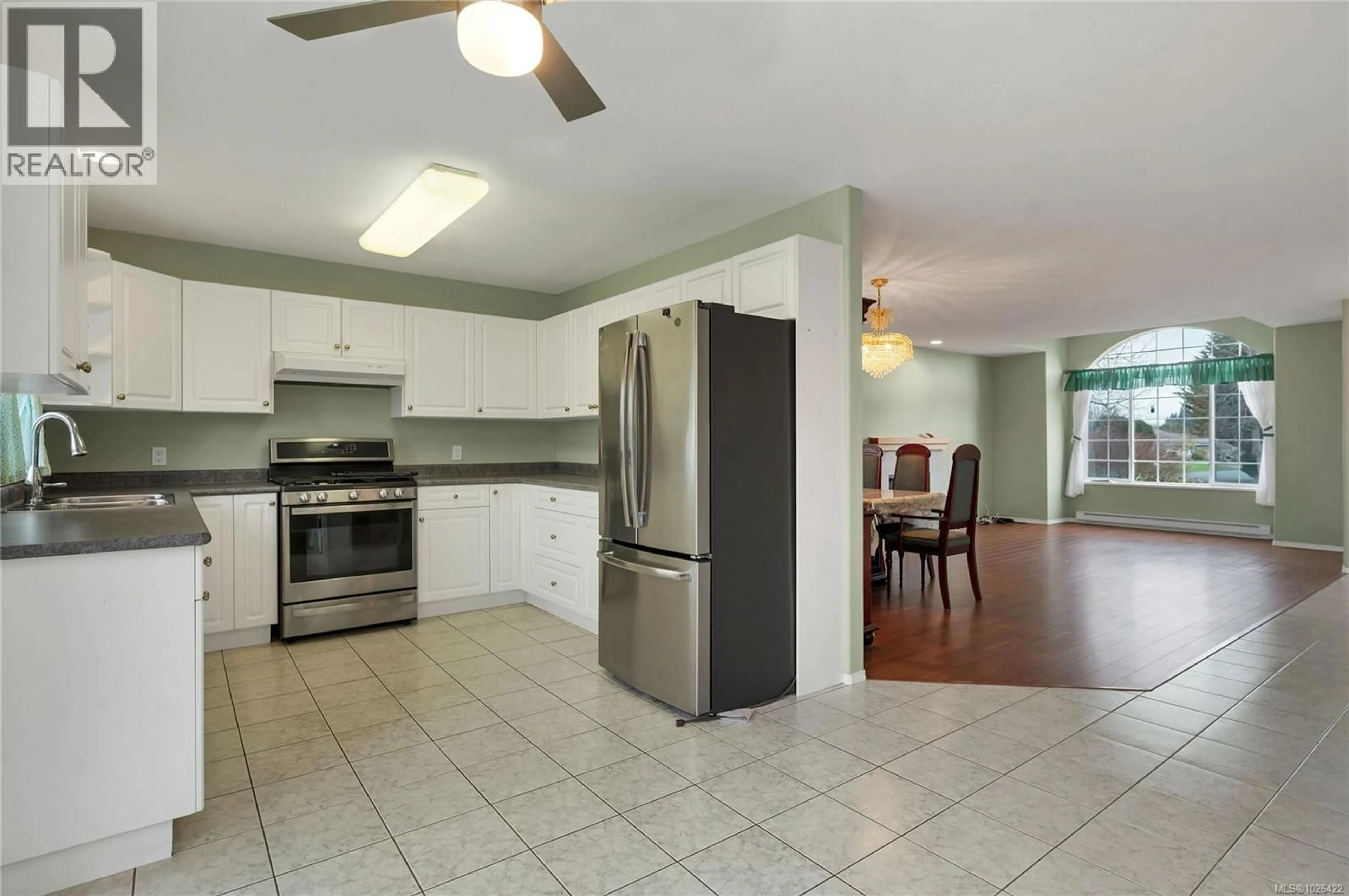 Open concept kitchen, ceramic/tile floor for 185 COLORADO DRIVE, Campbell River British Columbia V9H1N2