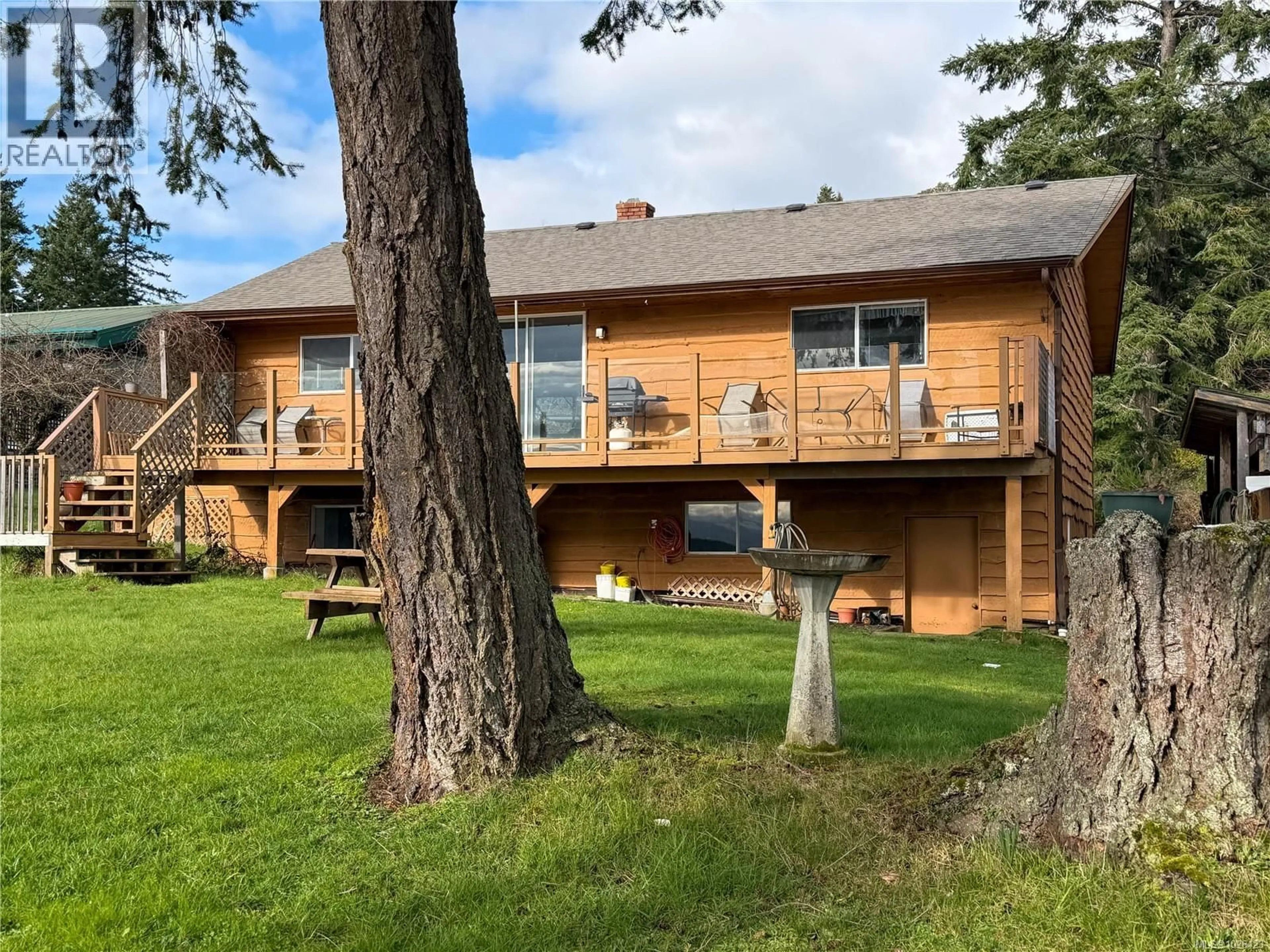 A pic from outside/outdoor area/front of a property/back of a property/a pic from drone, unknown for 2503 SPRING BEACH DRIVE, Gabriola Island British Columbia V0R1X7