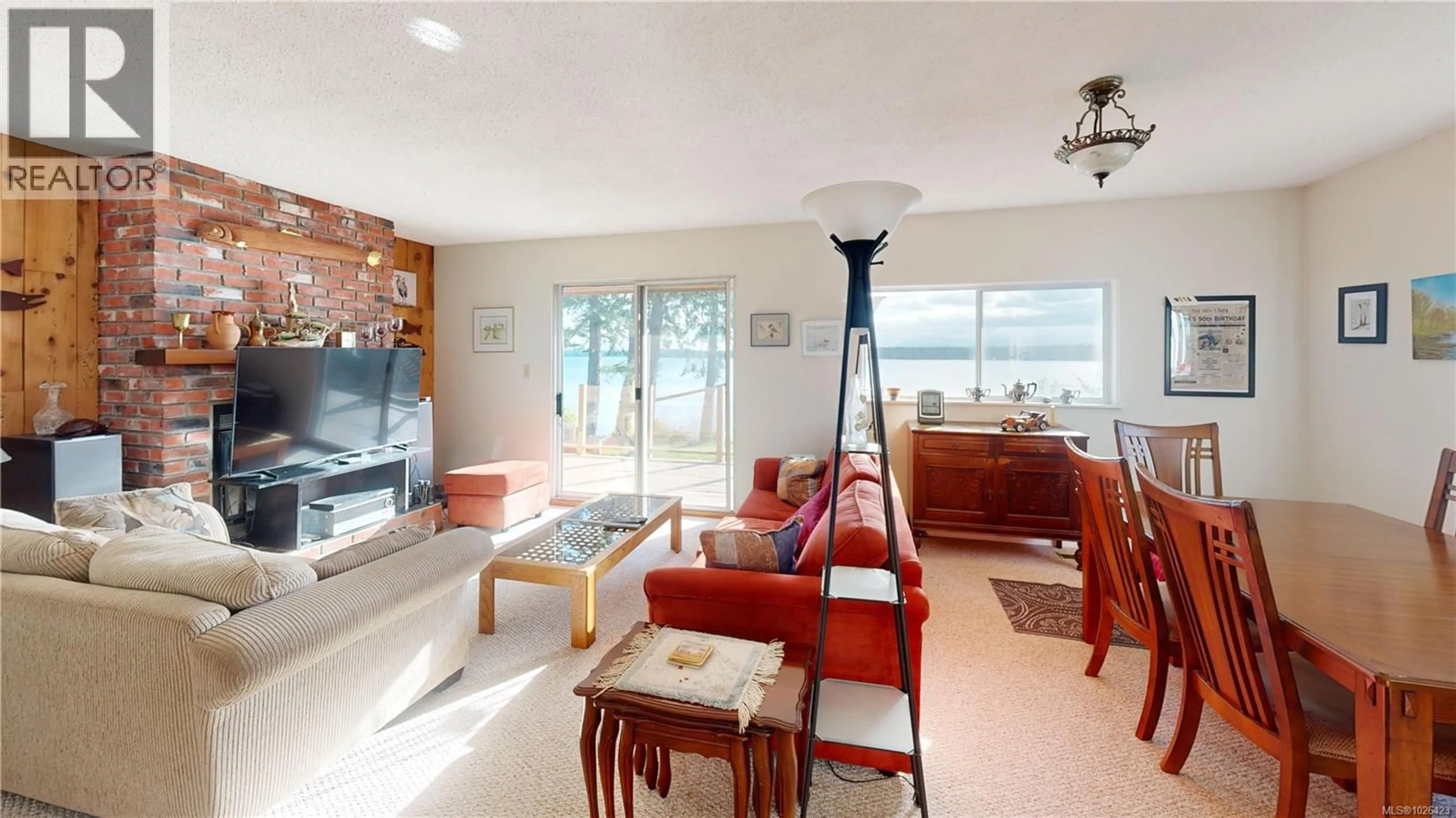 Living room with furniture, unknown for 2503 SPRING BEACH DRIVE, Gabriola Island British Columbia V0R1X7