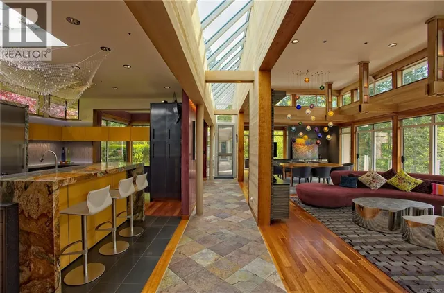 2875 SOUTHEY POINT ROAD, Salt Spring 3