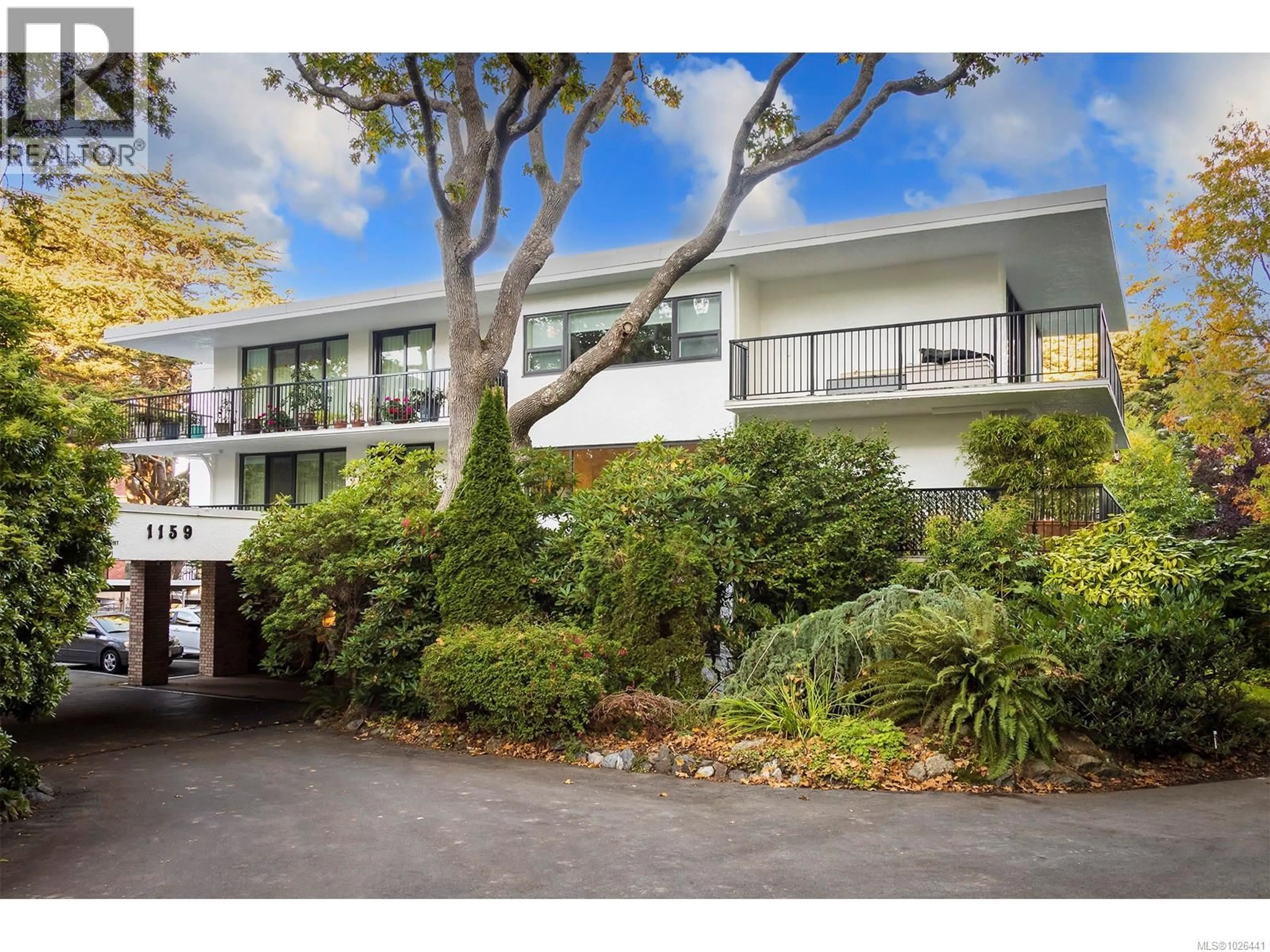 A pic from outside/outdoor area/front of a property/back of a property/a pic from drone, street for 402 - 1159 BEACH DRIVE, Oak Bay British Columbia V8S2N2