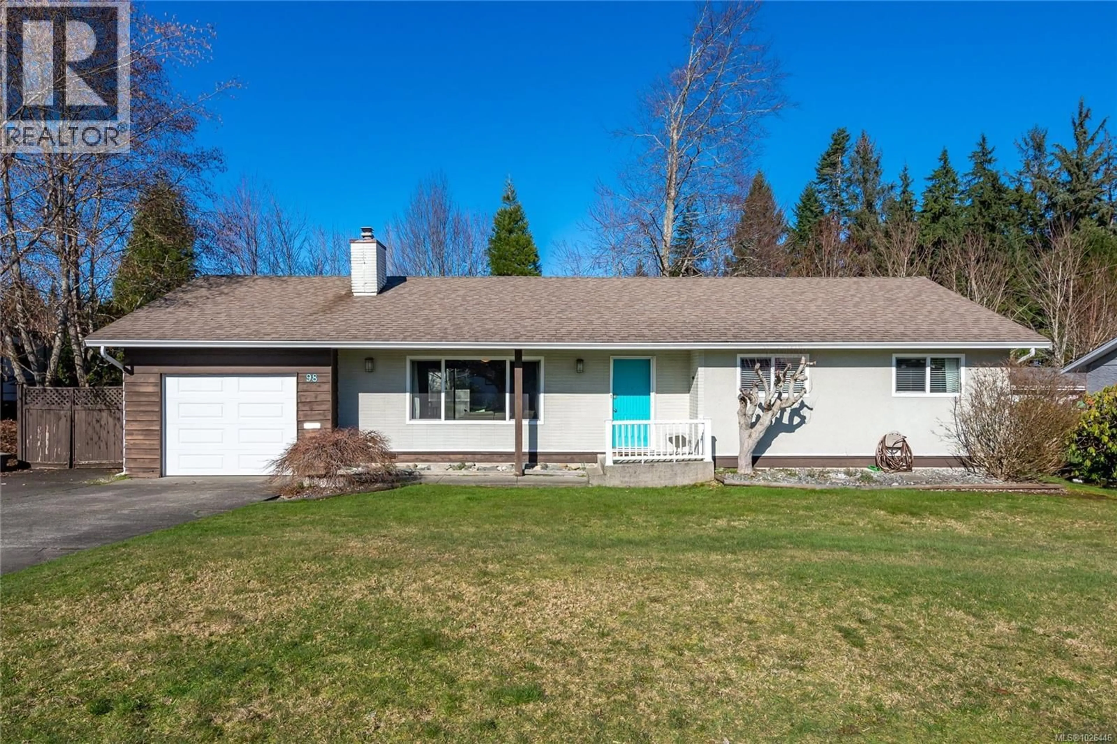 Home with vinyl exterior material, street for 98 OREGON ROAD, Campbell River British Columbia V9W5T1