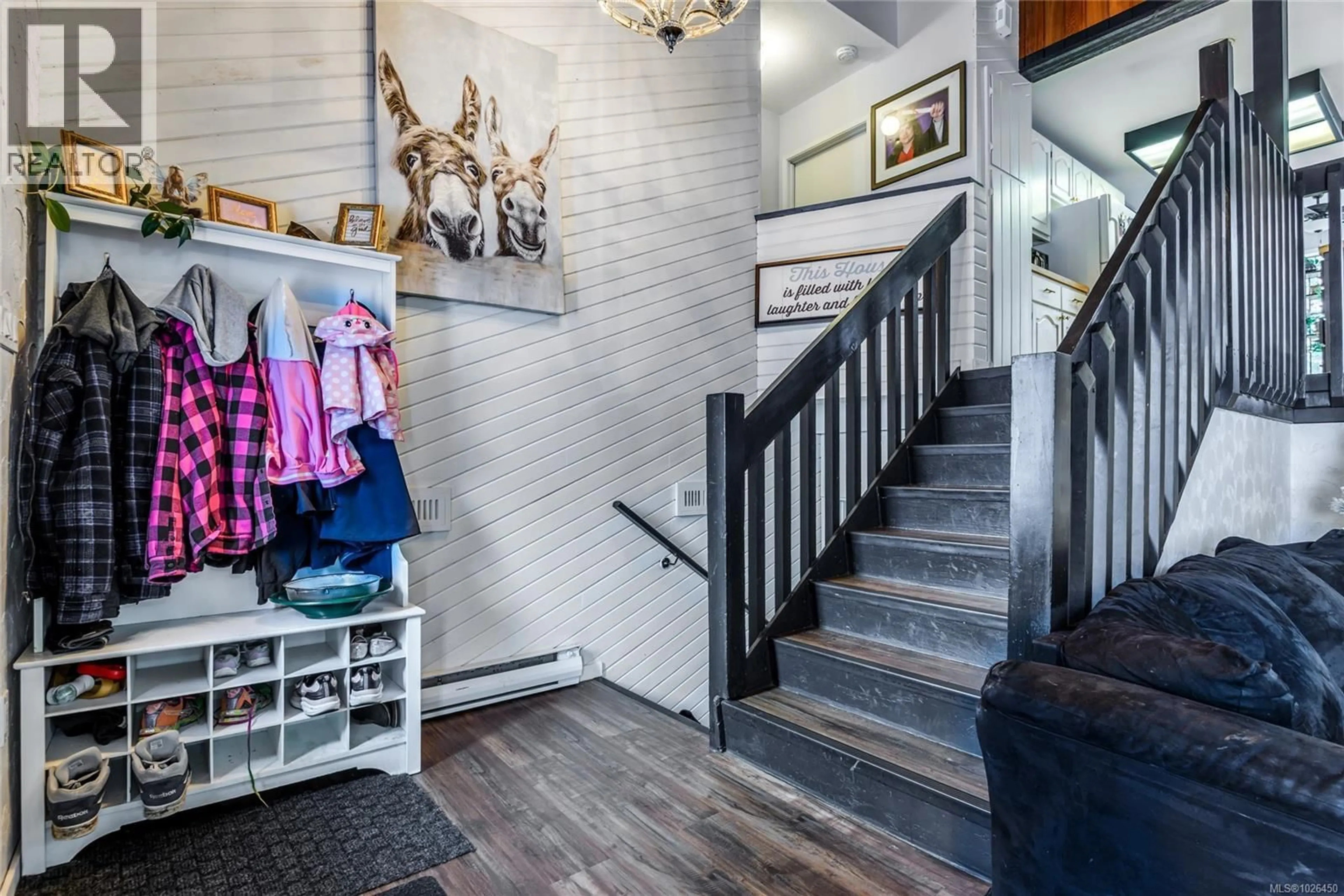 Indoor entryway for 525 MUCHALAT COURT, Gold River British Columbia V0P1G0