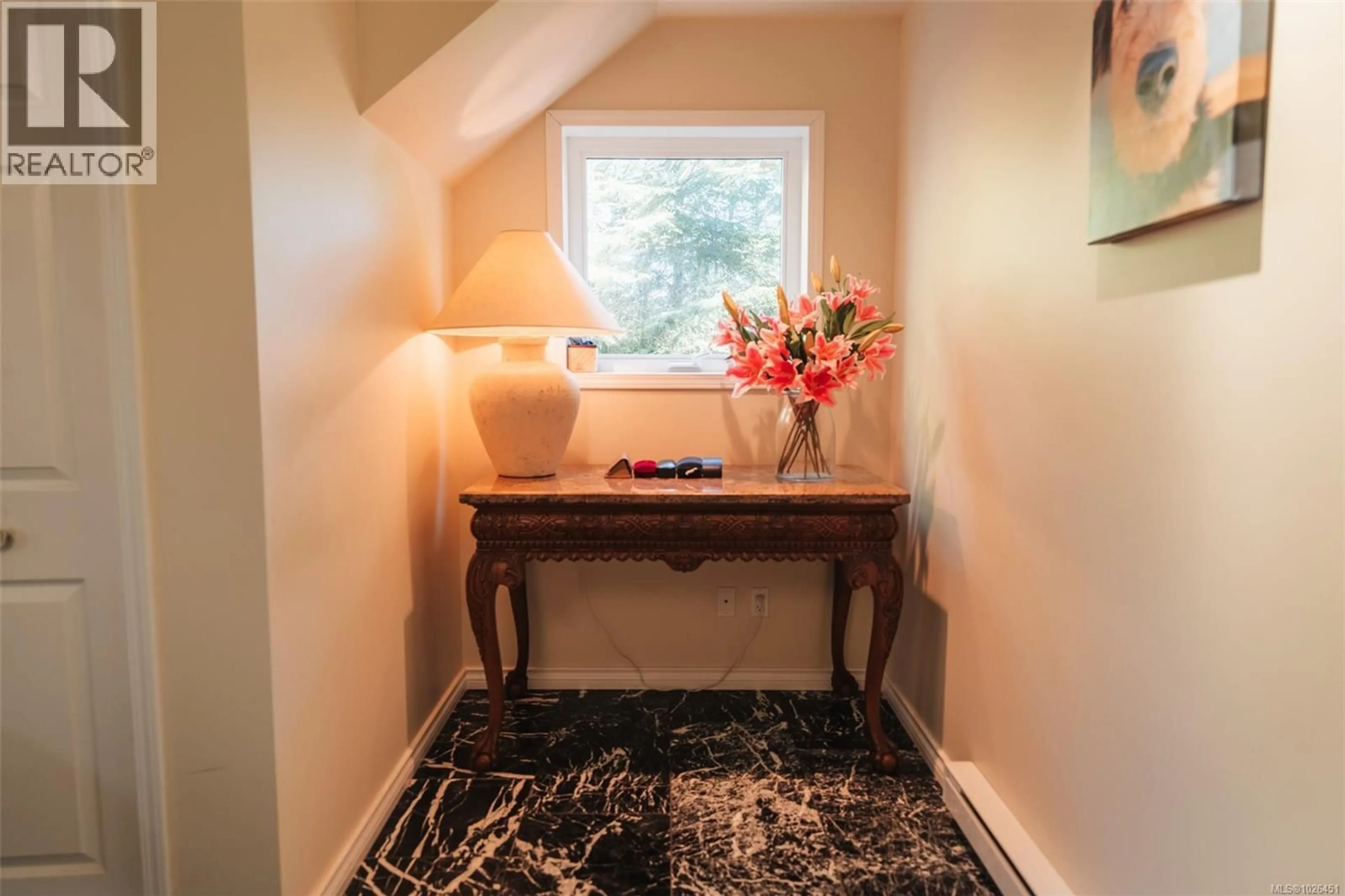 Indoor entryway for 314 REEF POINT ROAD, Ucluelet British Columbia V0R3A0