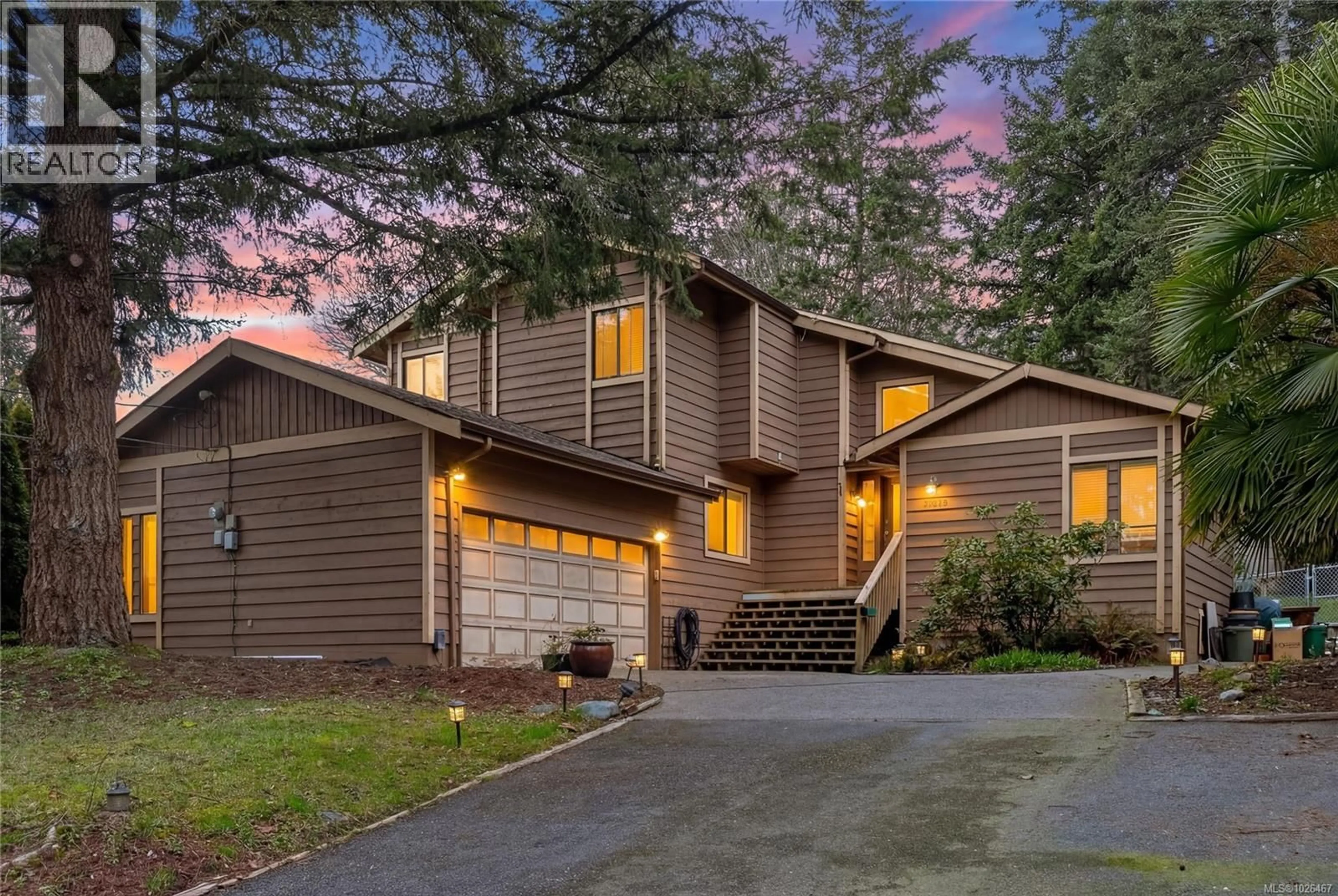 Home with vinyl exterior material, street for 7318 VEYANESS ROAD, Central Saanich British Columbia V8M1M3