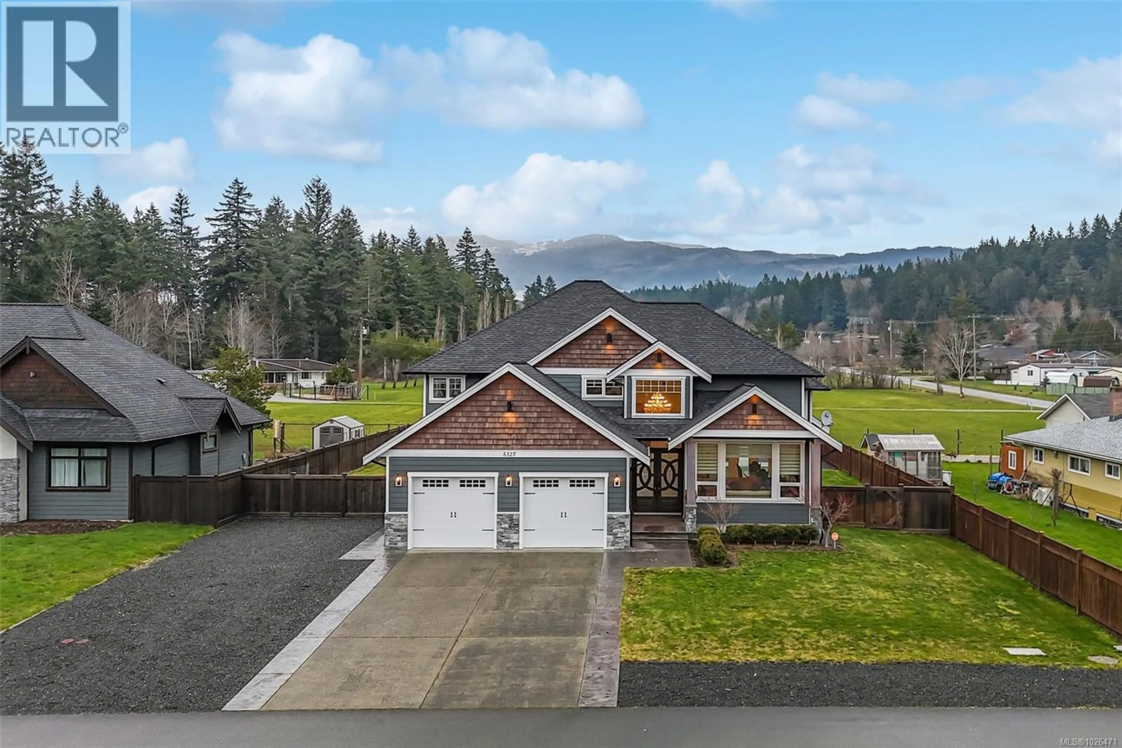 A pic from outside/outdoor area/front of a property/back of a property/a pic from drone, mountain view for 5327 OTTER PLACE, Port Alberni British Columbia V9Y8X7