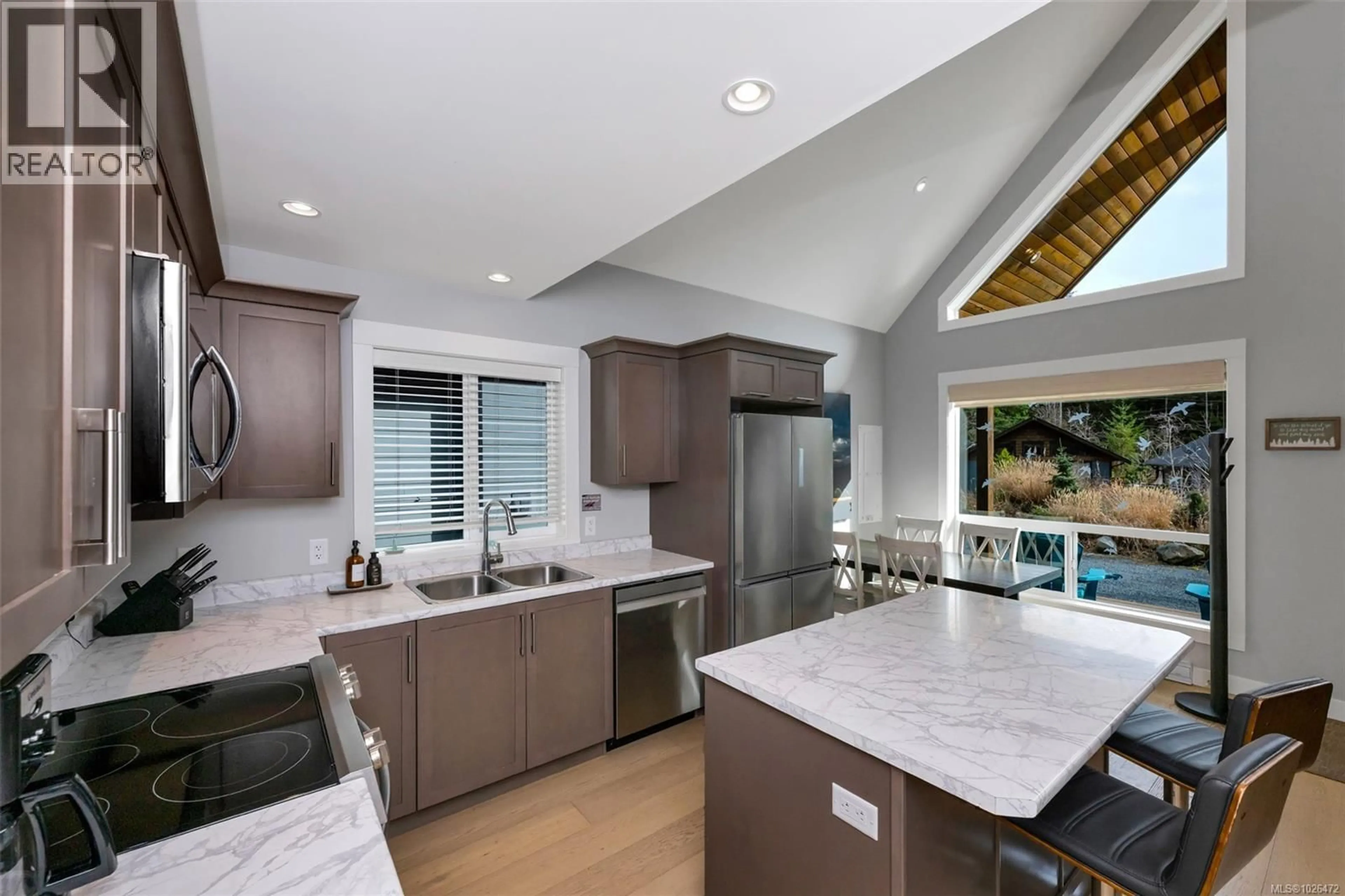 Contemporary kitchen, ceramic/tile floor for 3836 TRAILHEAD DRIVE, Sooke British Columbia V9Z1L1