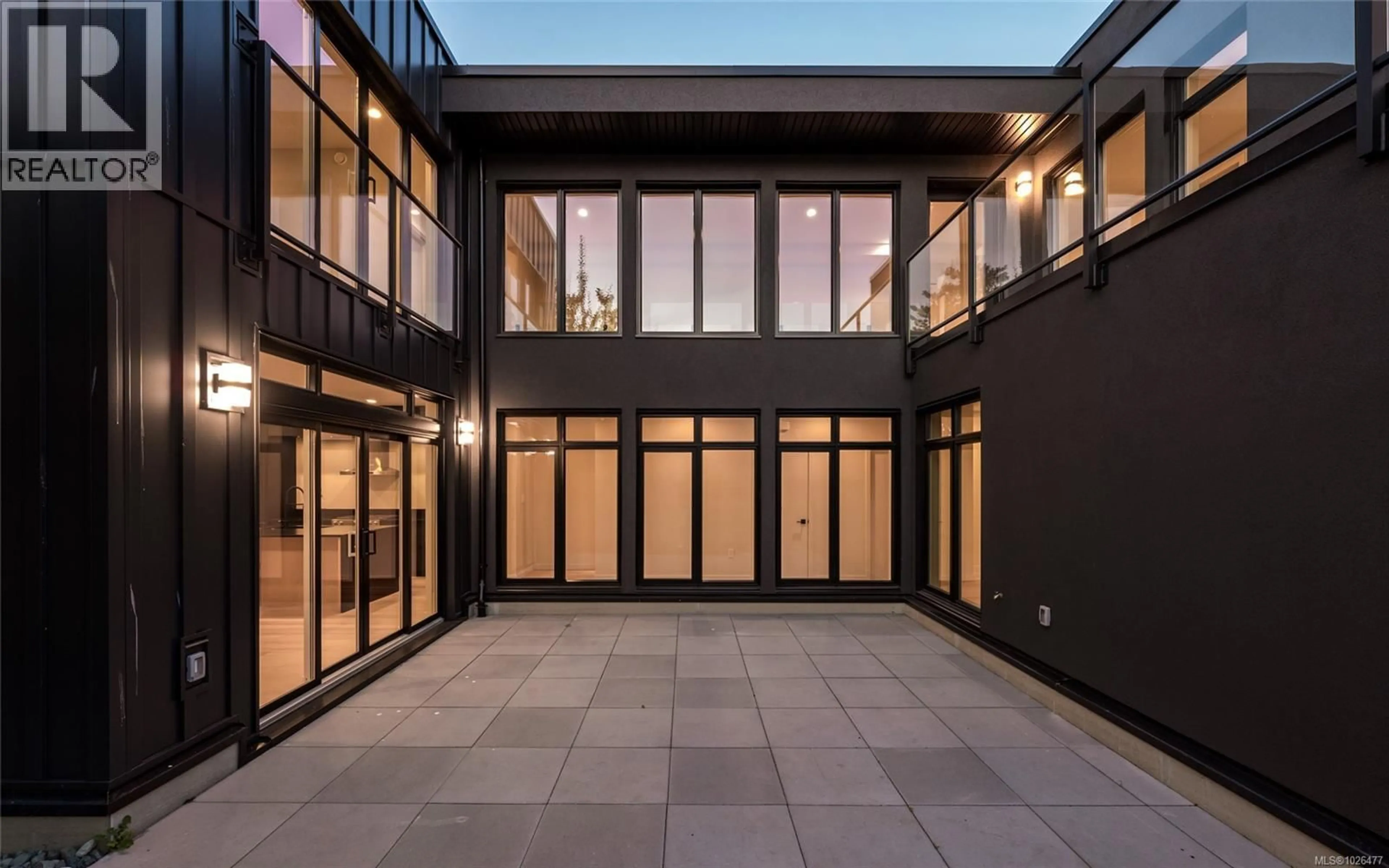 Unknown for 1968 KINGS ROAD, Saanich British Columbia V8R2P5