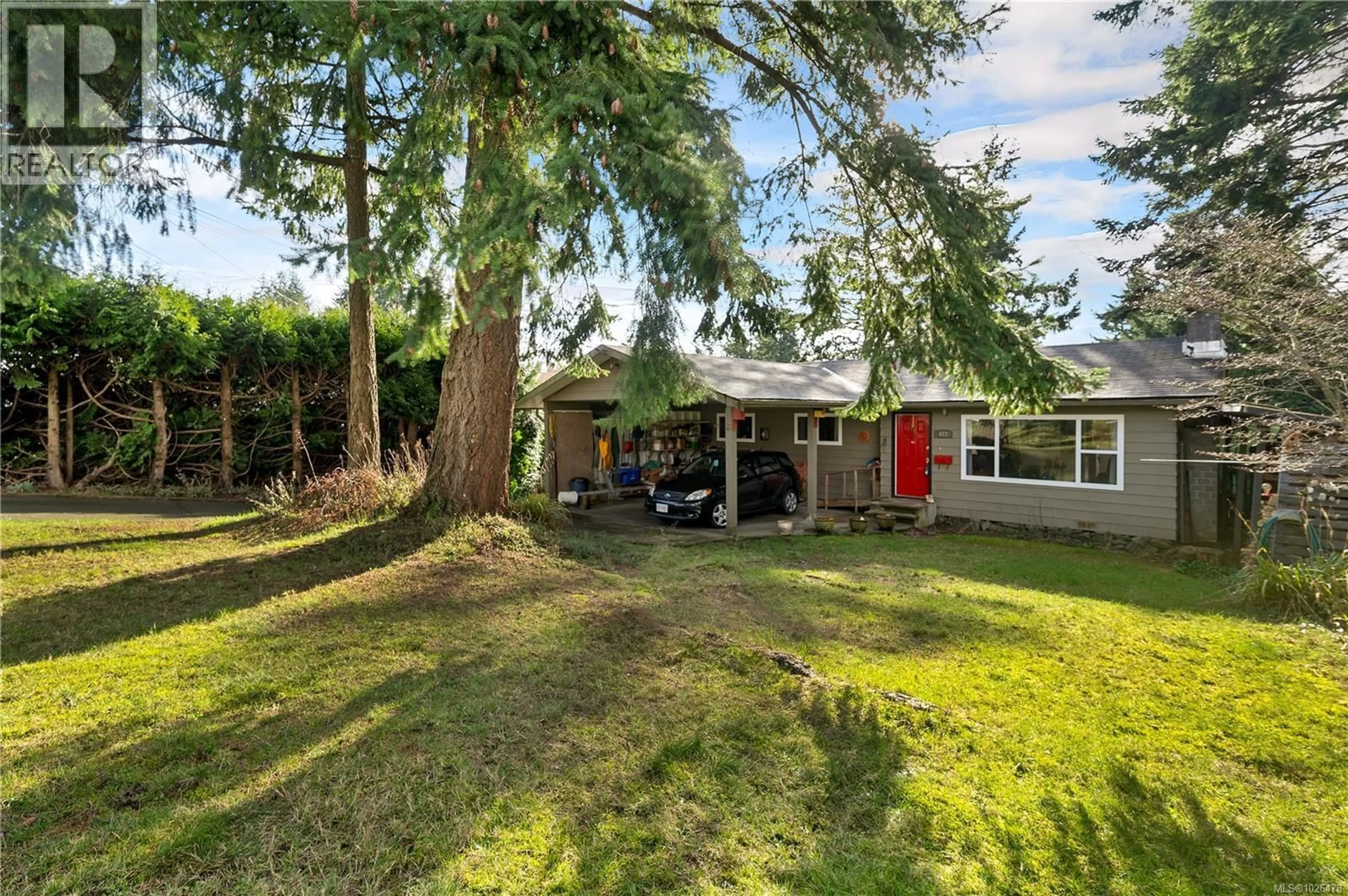 A pic from outside/outdoor area/front of a property/back of a property/a pic from drone, street for 487 NILUHT ROAD, Campbell River British Columbia V9W5S1
