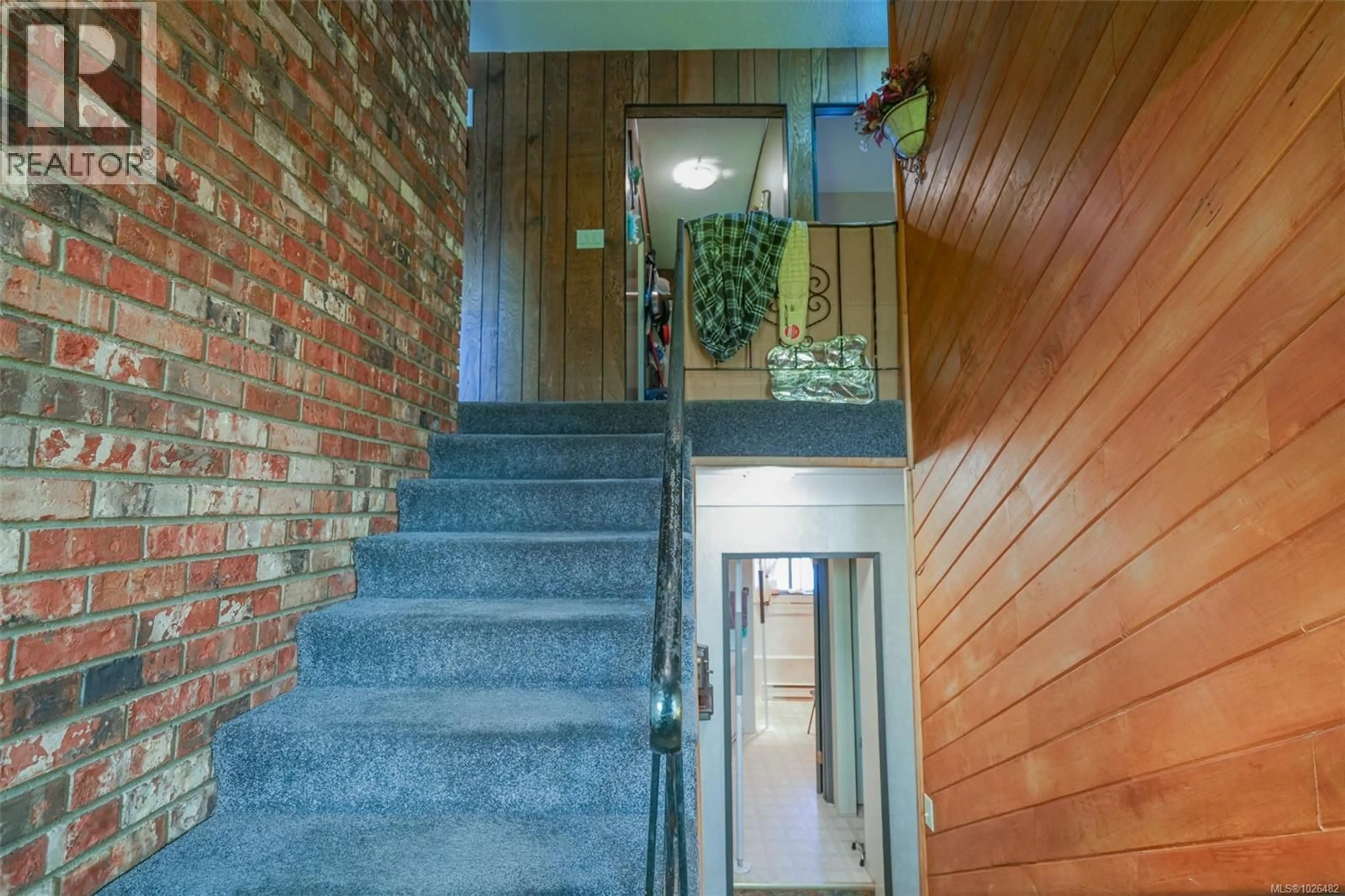Indoor foyer for 6550 WALKER ROAD, Port Alberni British Columbia V9Y8W8