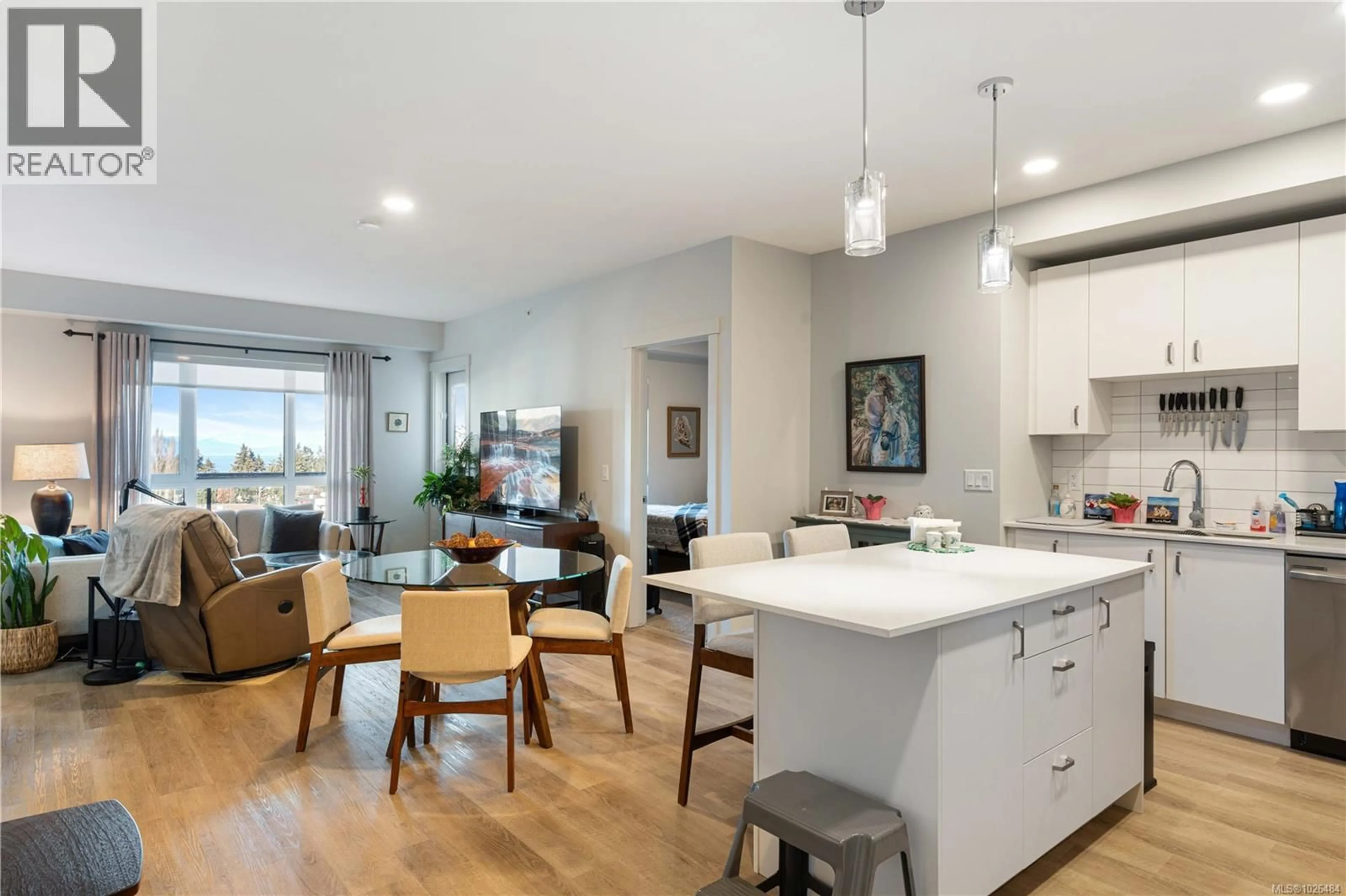 Open concept kitchen, unknown for 403 - 120 JENSEN AVENUE WEST, Parksville British Columbia V9P0H6