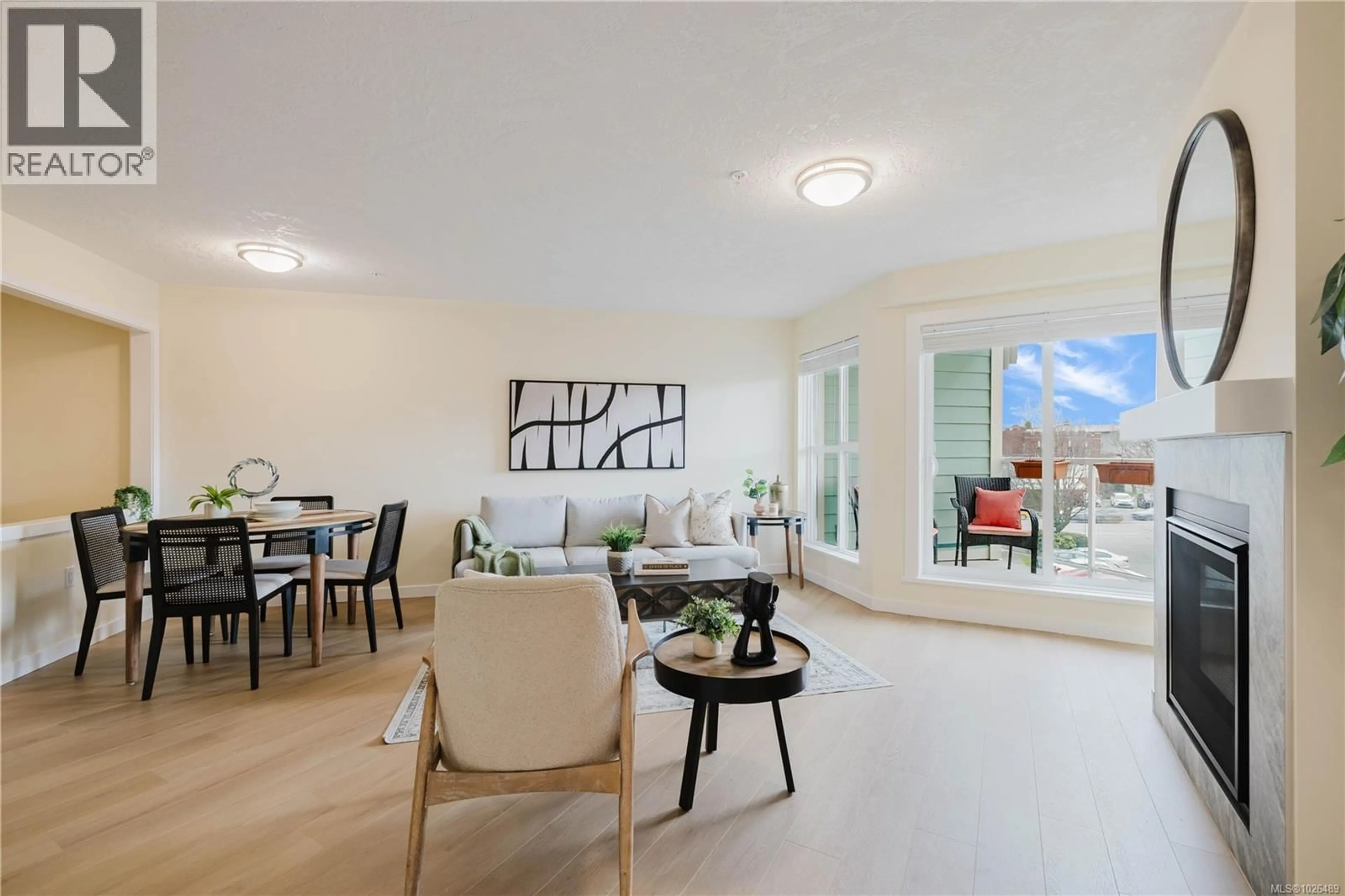 Living room with furniture, unknown for 304 - 689 BAY STREET, Victoria British Columbia V8T4M9